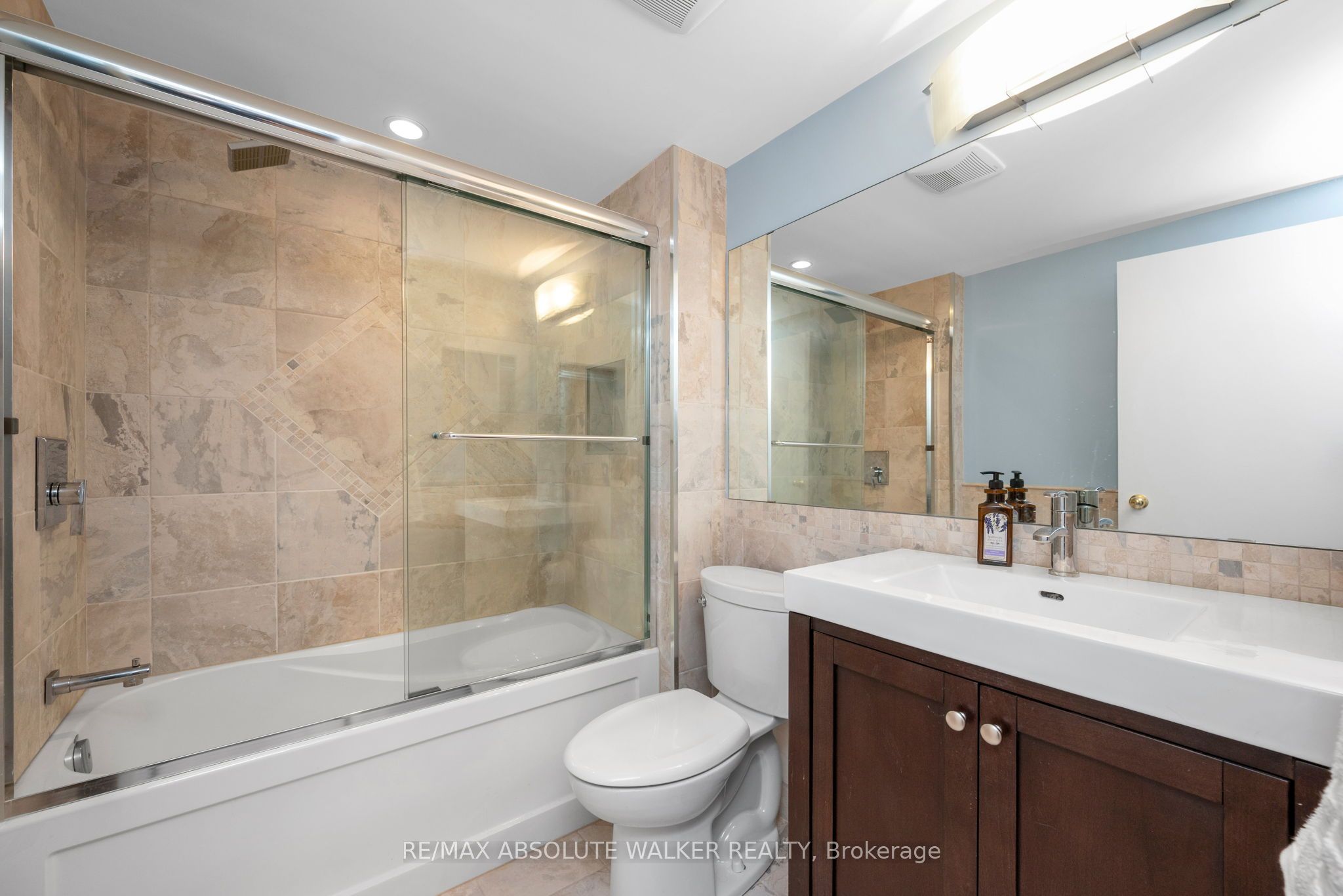 317 Metcalfe Street 401 Property Photo 15