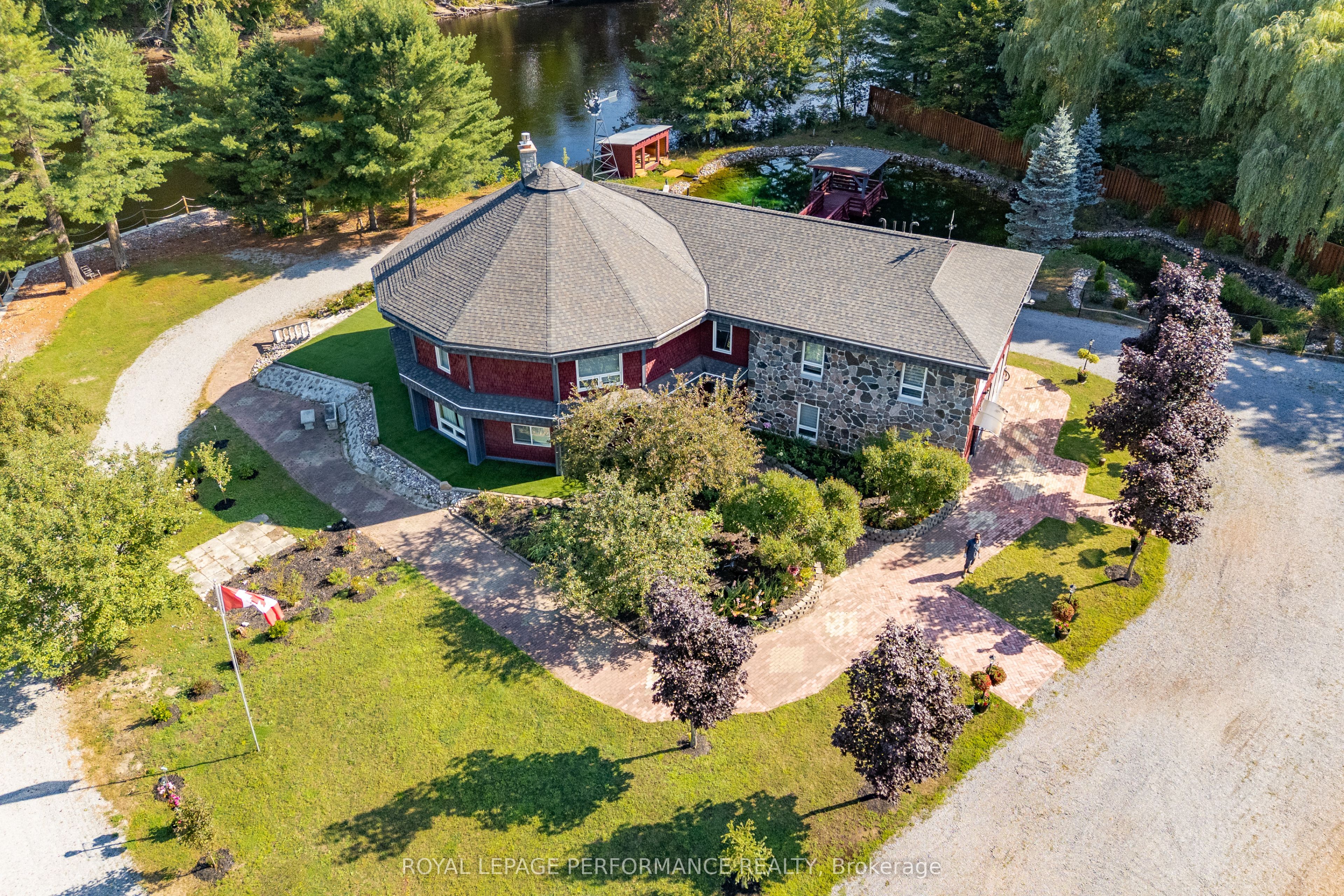 1371 Victoria Street Property Photo 1