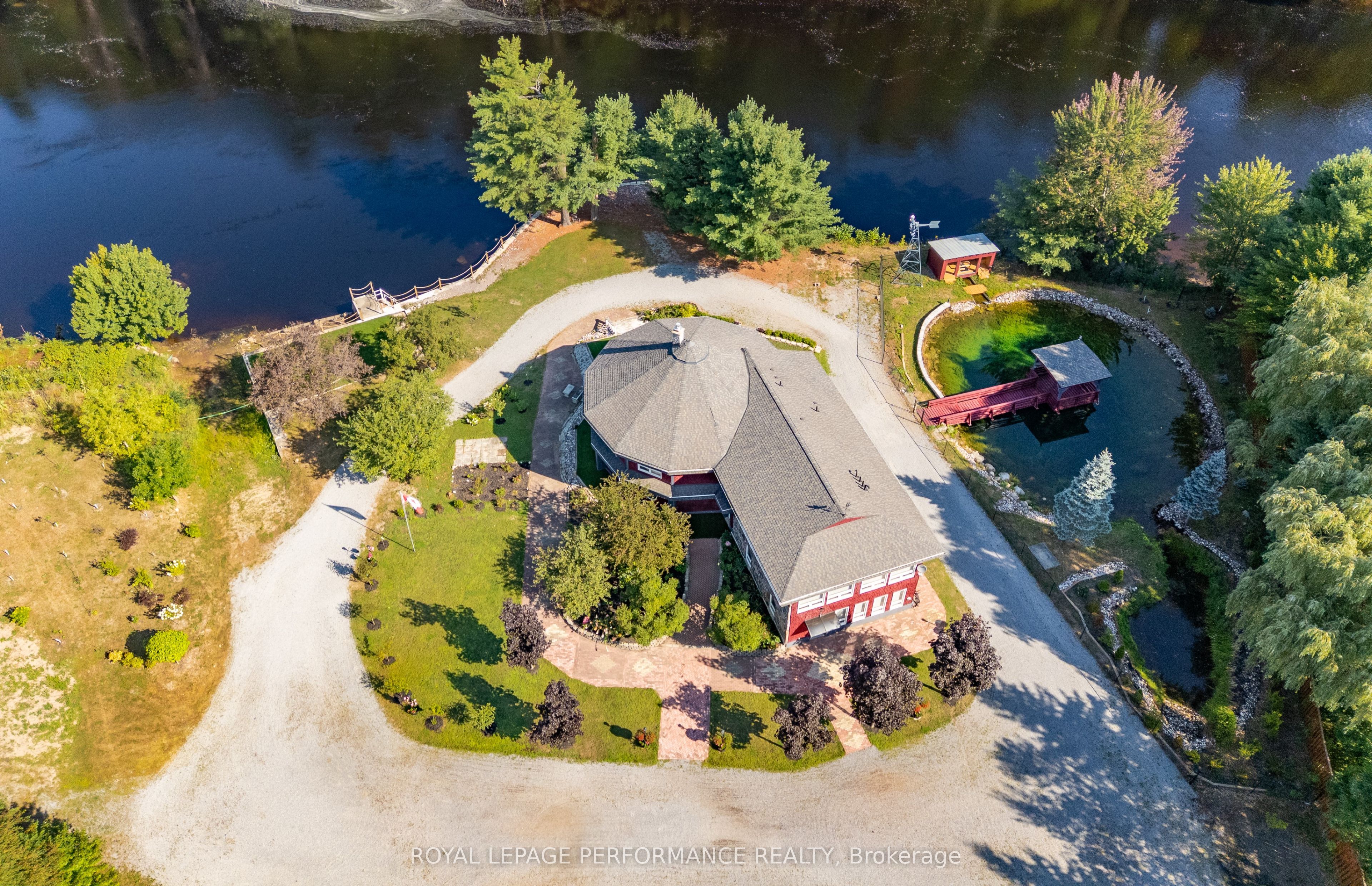 1371 Victoria Street Property Photo 3