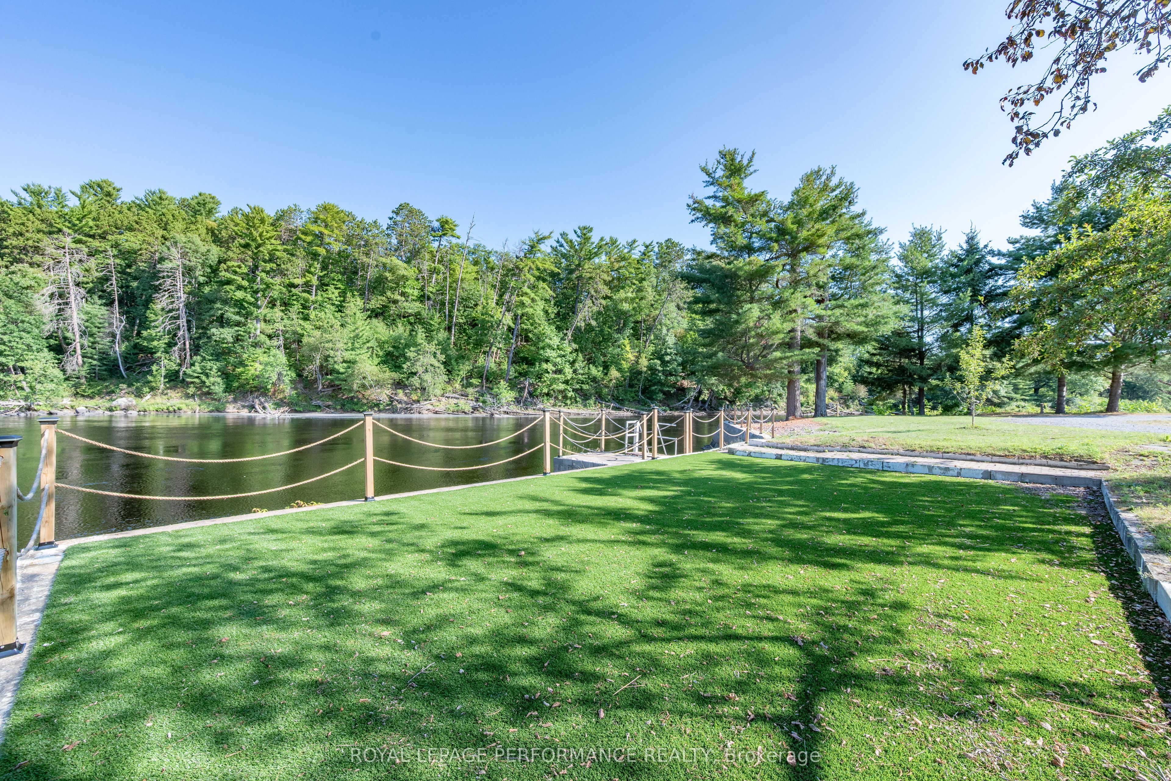 1371 Victoria Street Property Photo 10