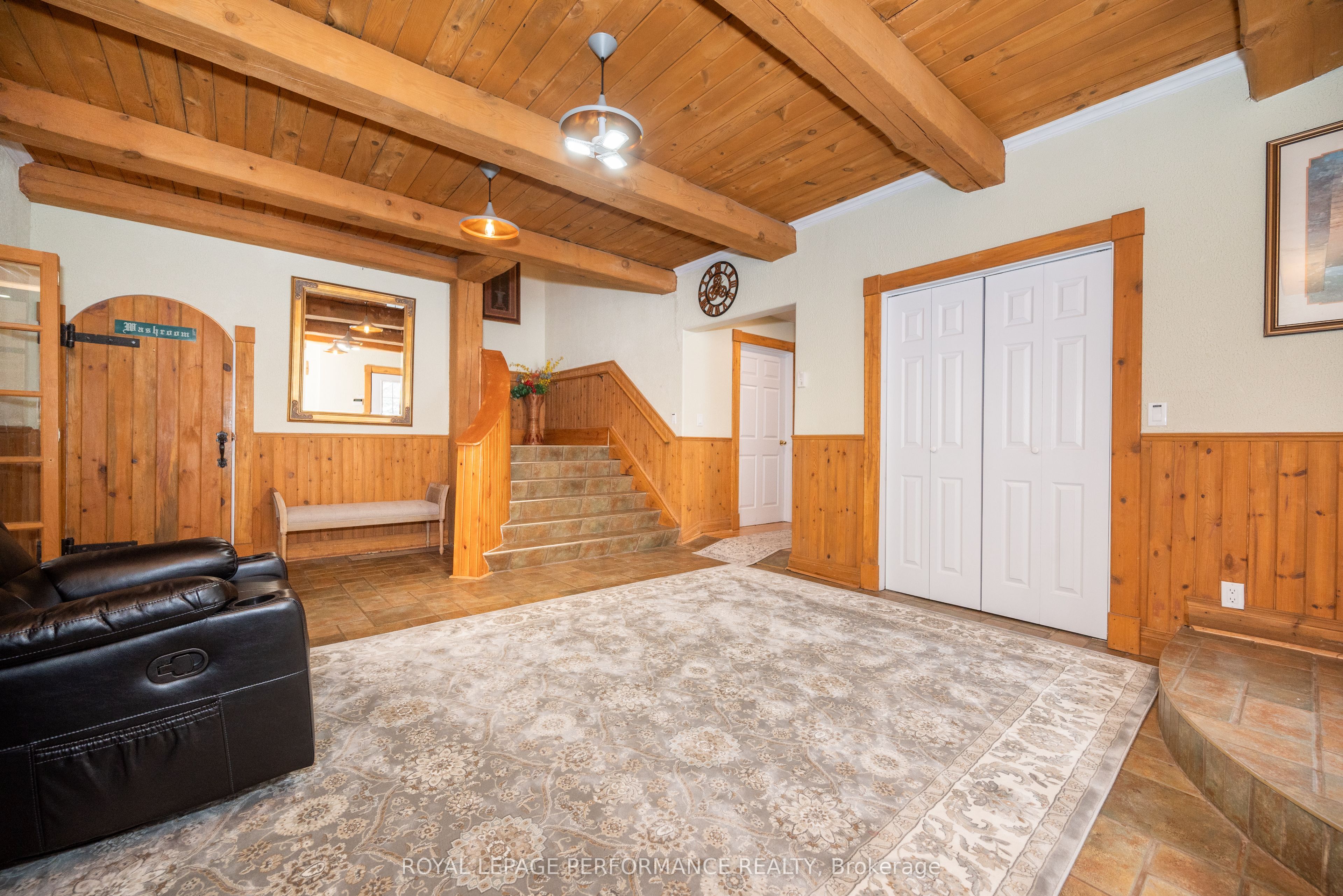 1371 Victoria Street Property Photo 11