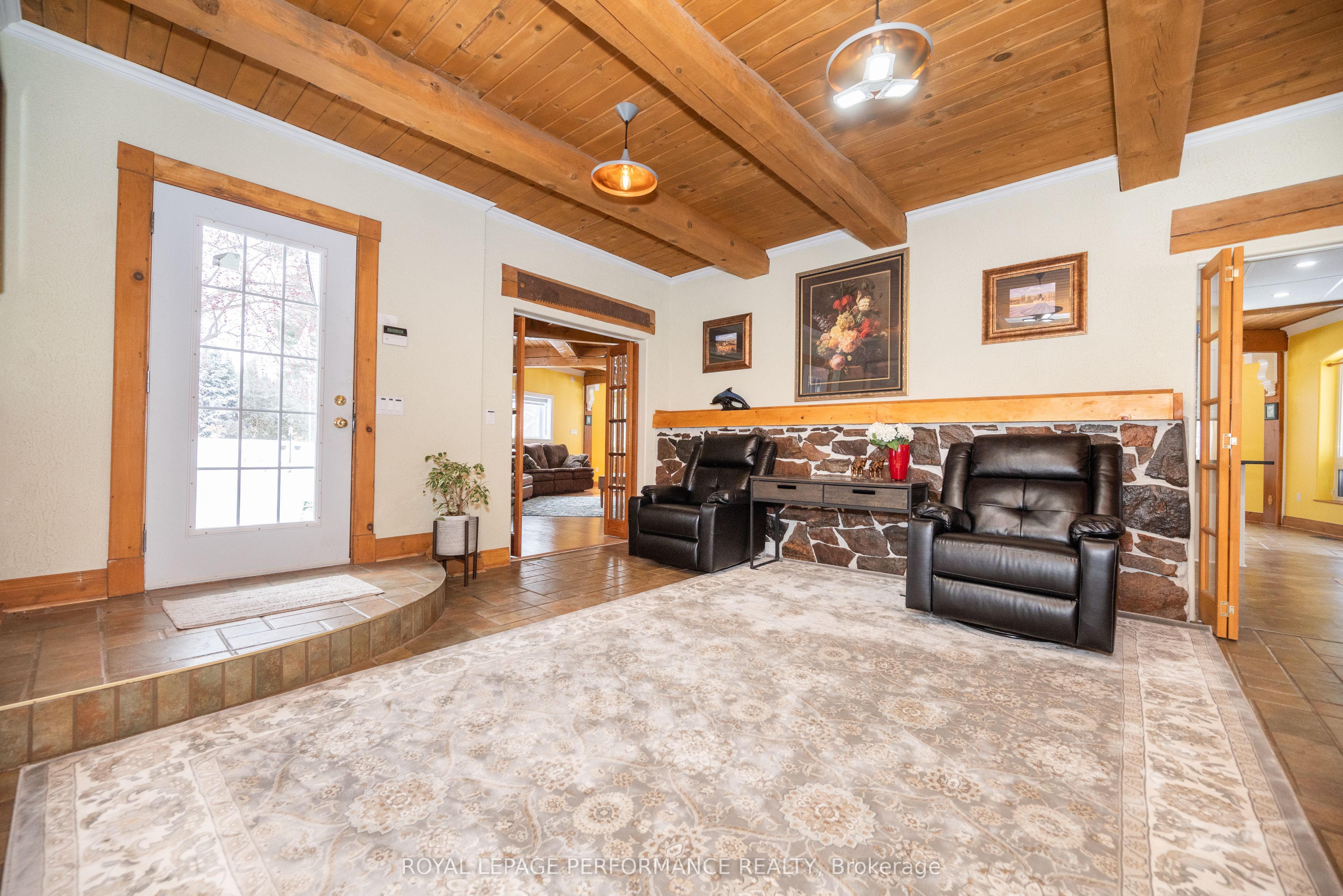 1371 Victoria Street Property Photo 12