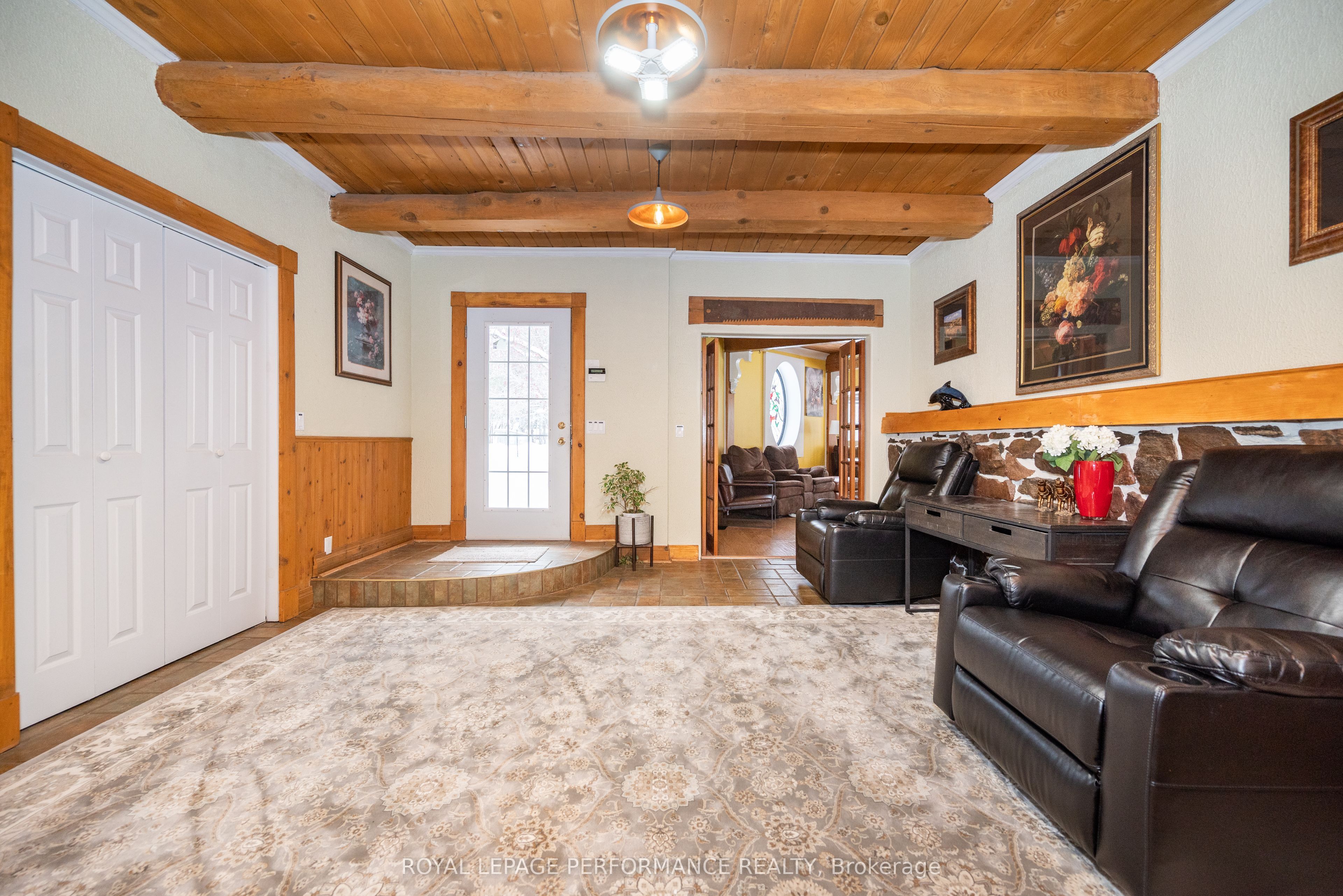 1371 Victoria Street Property Photo 13