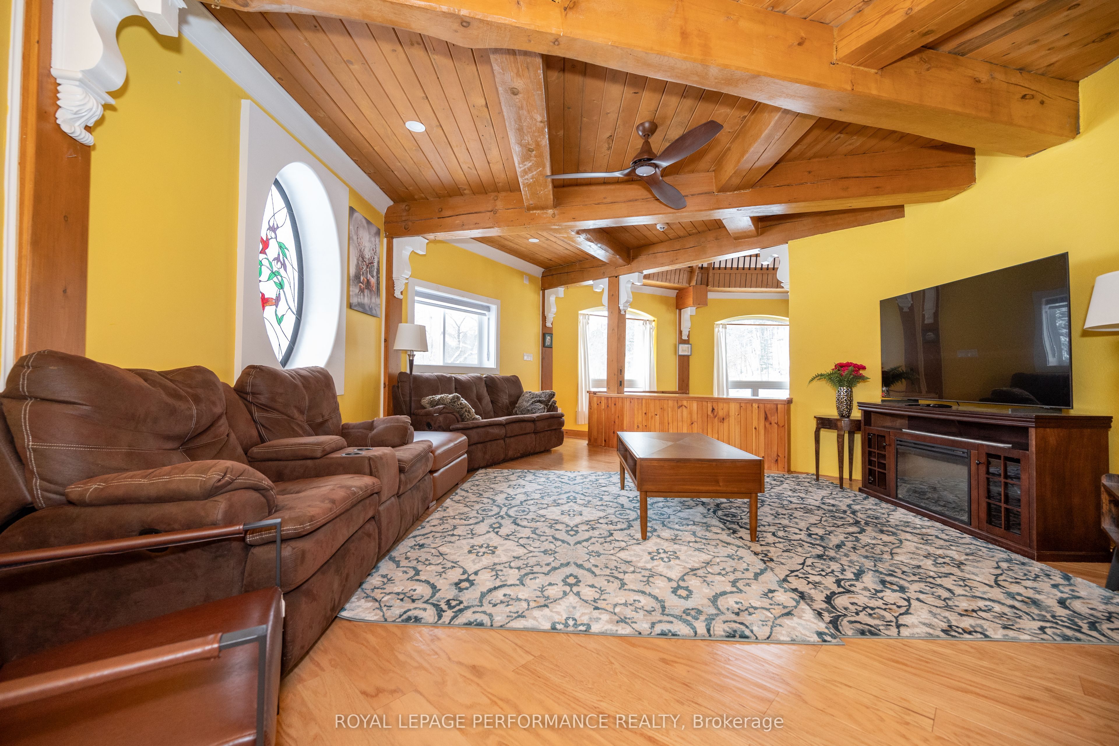 1371 Victoria Street Property Photo 15