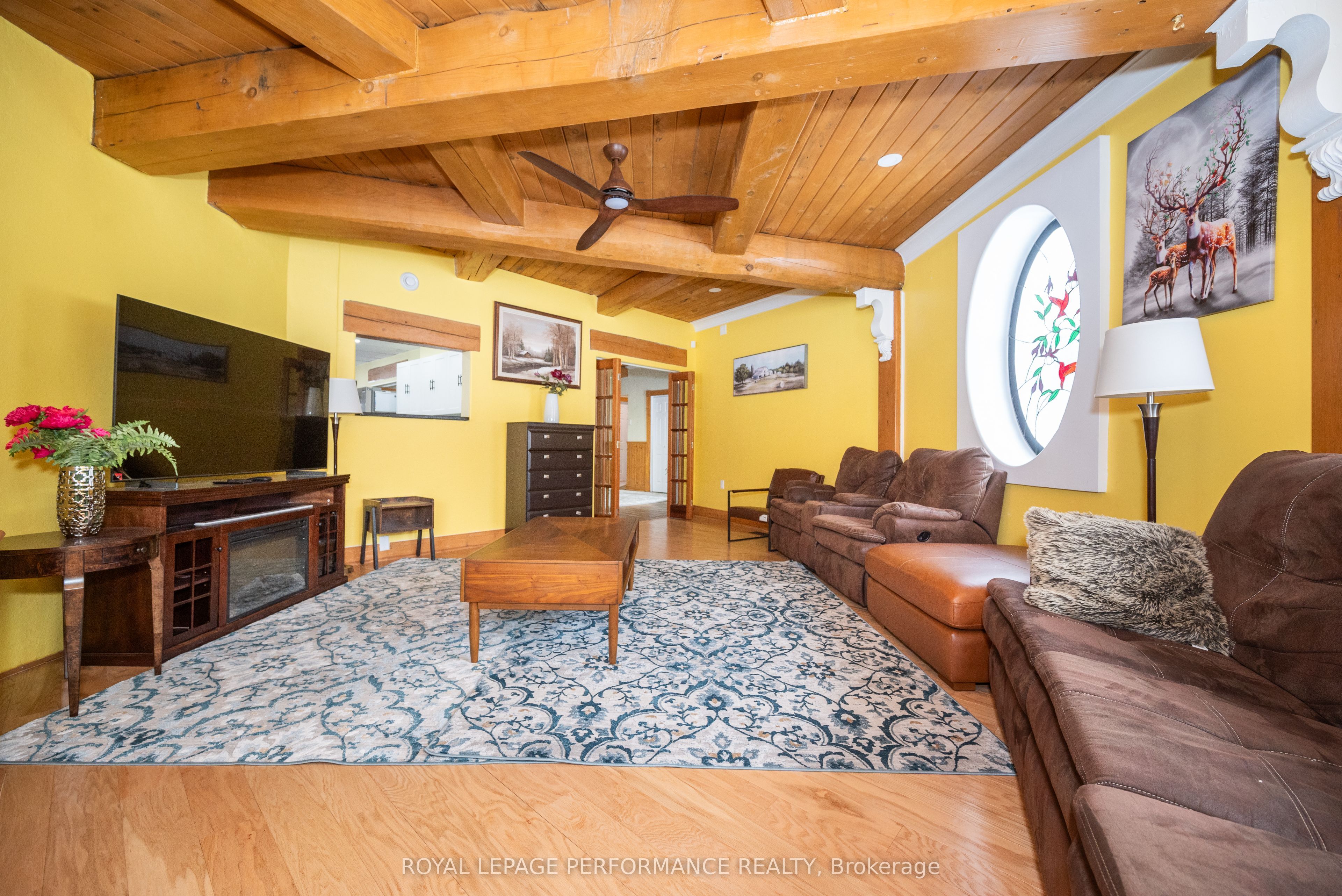 1371 Victoria Street Property Photo 16