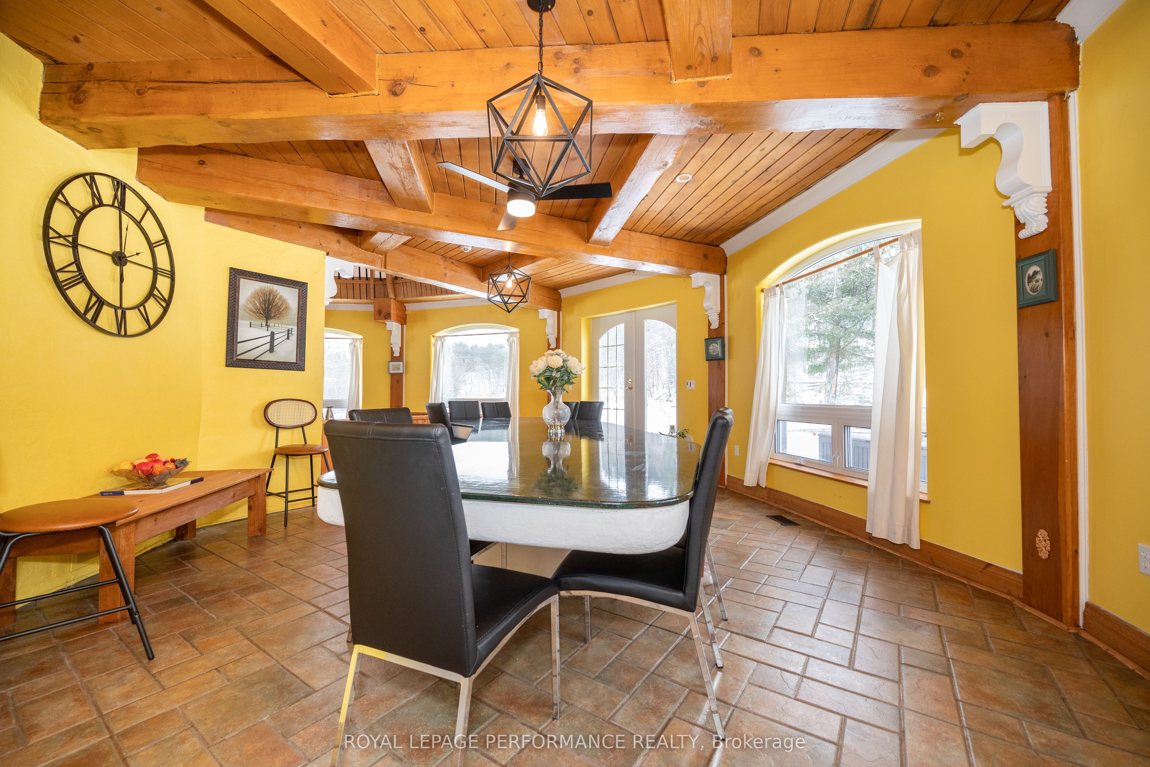 1371 Victoria Street Property Photo 21