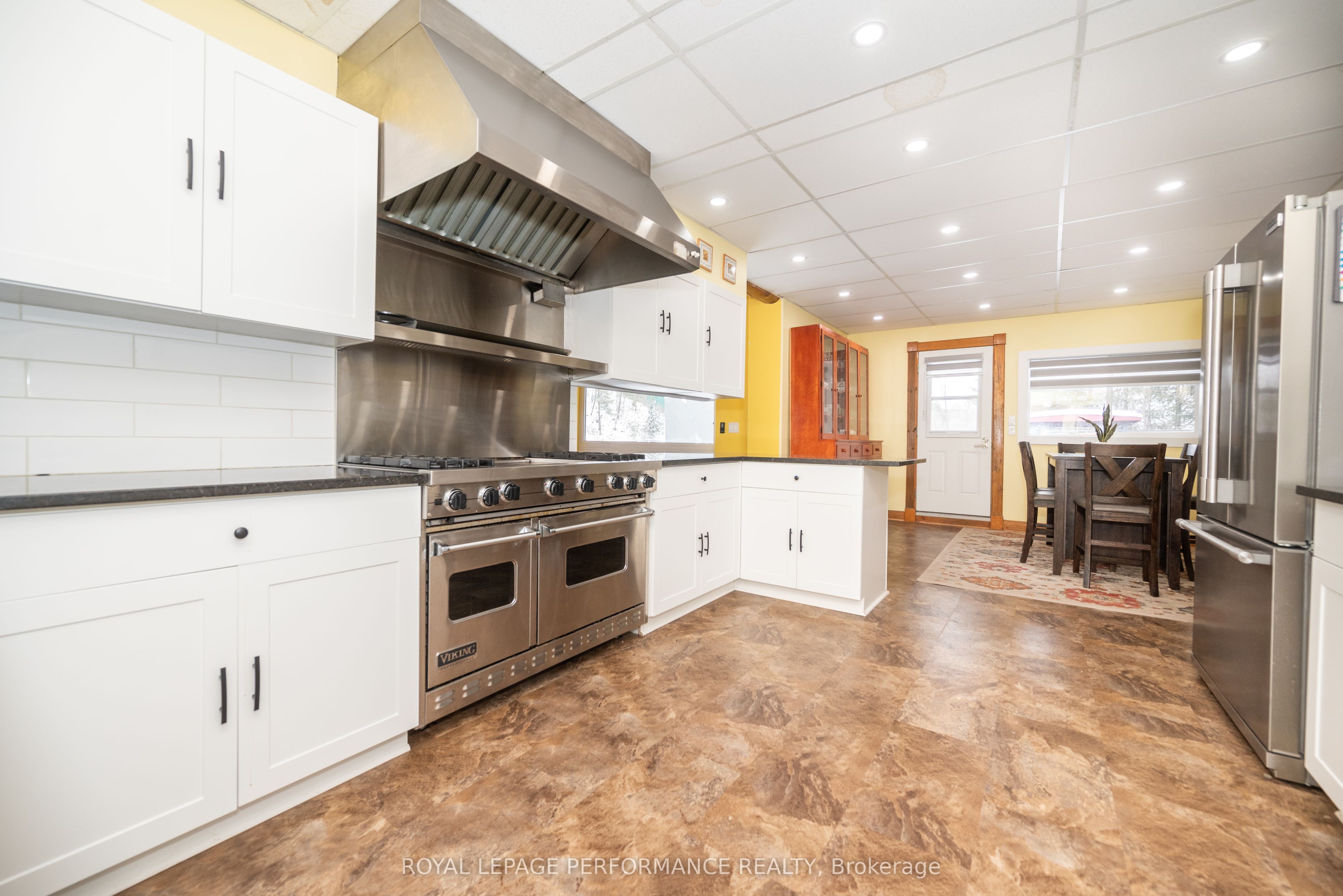 1371 Victoria Street Property Photo 23