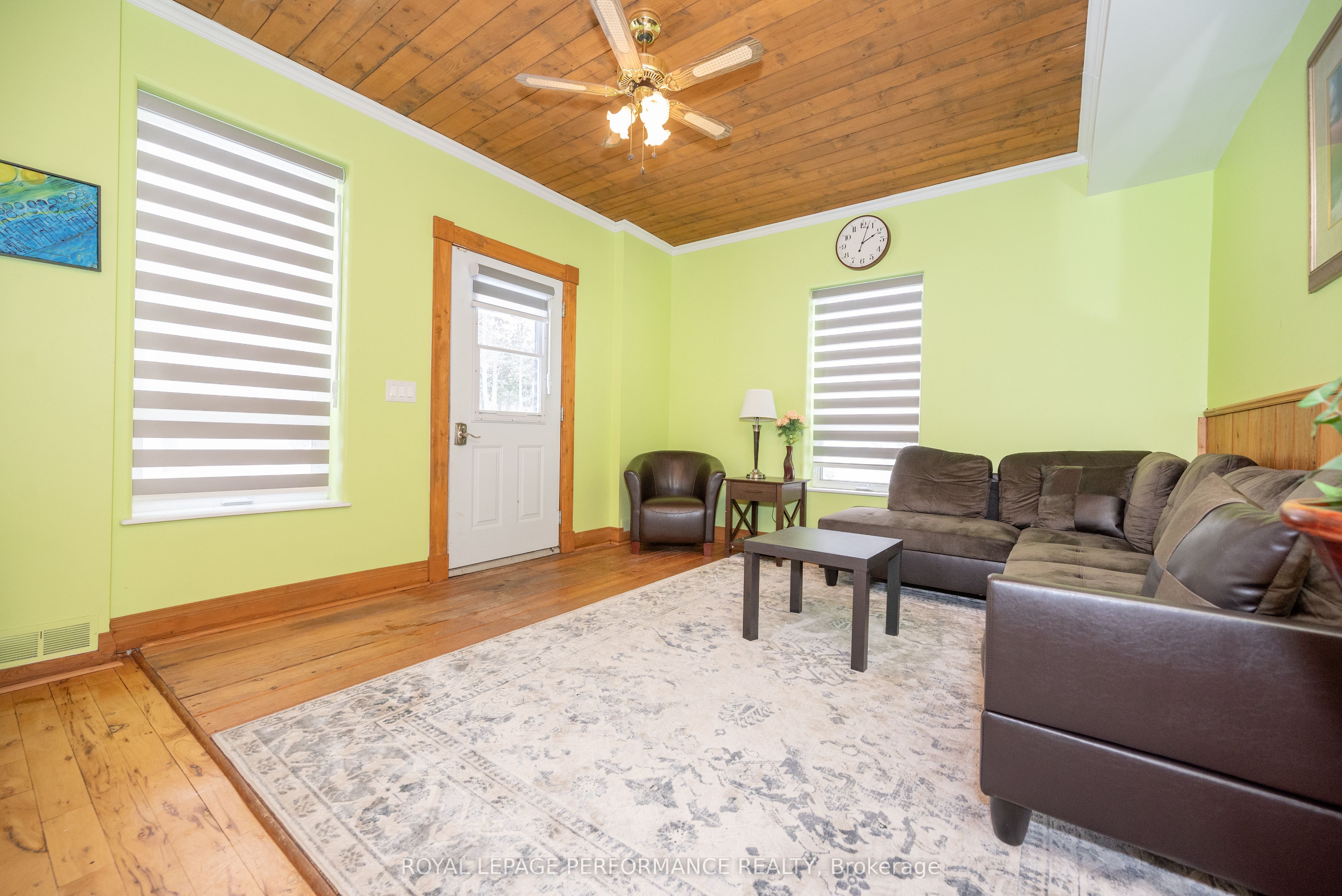 1371 Victoria Street Property Photo 26