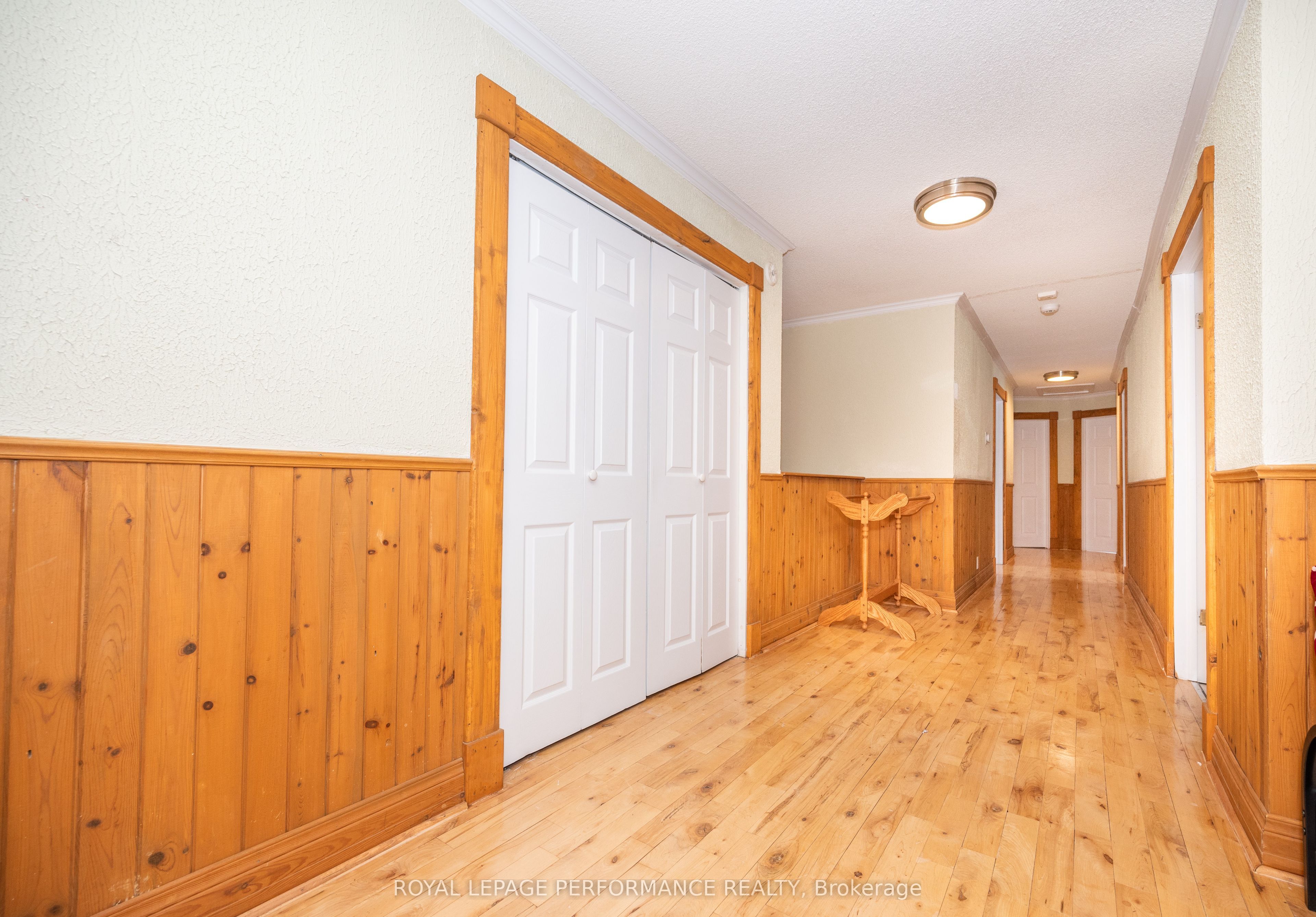 1371 Victoria Street Property Photo 30