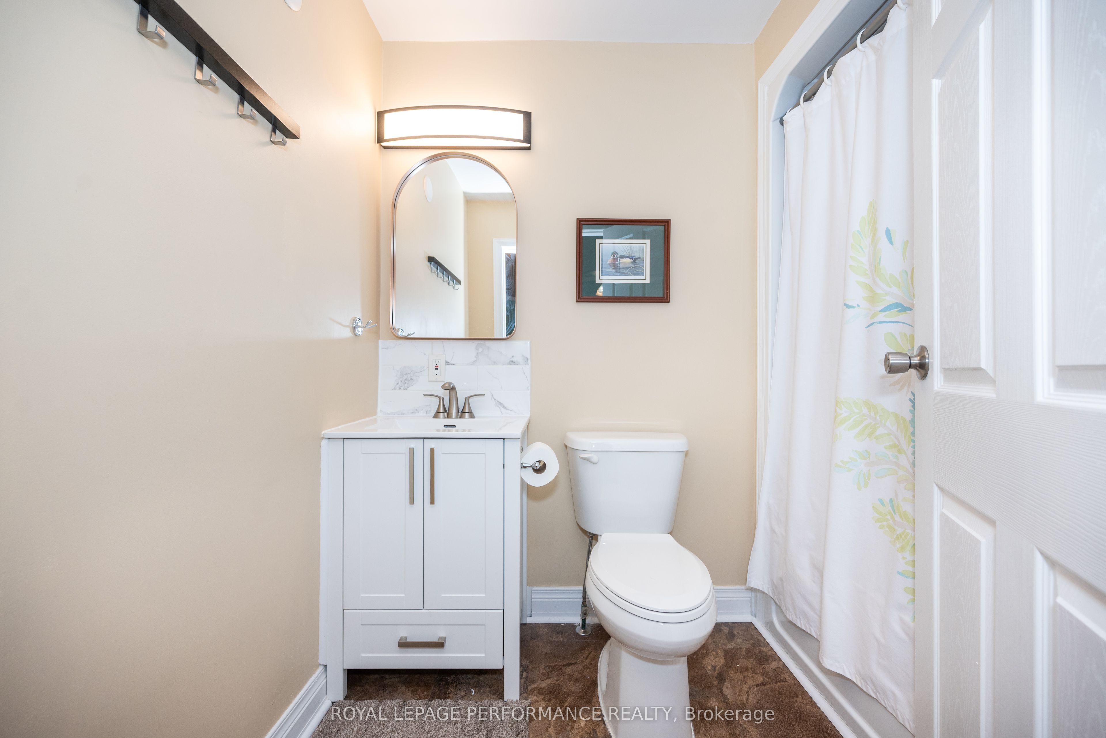 1371 Victoria Street Property Photo 35