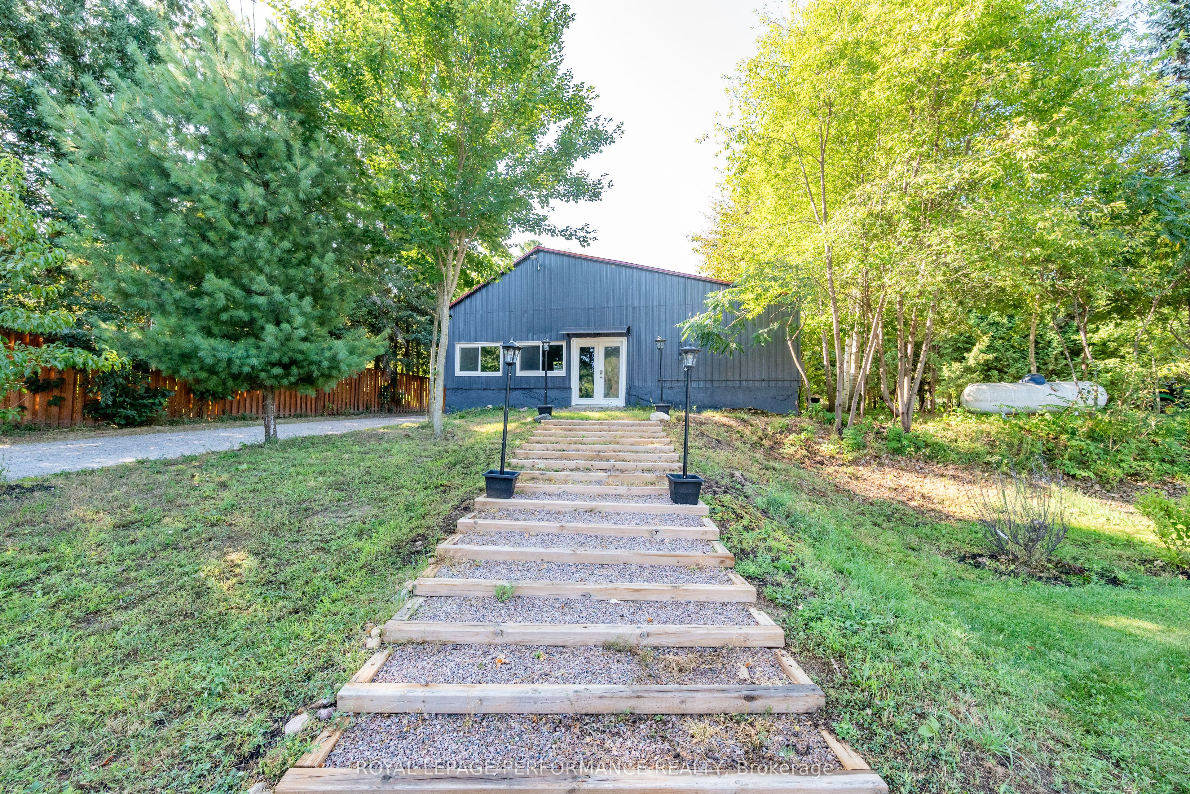 1371 Victoria Street Property Photo 44