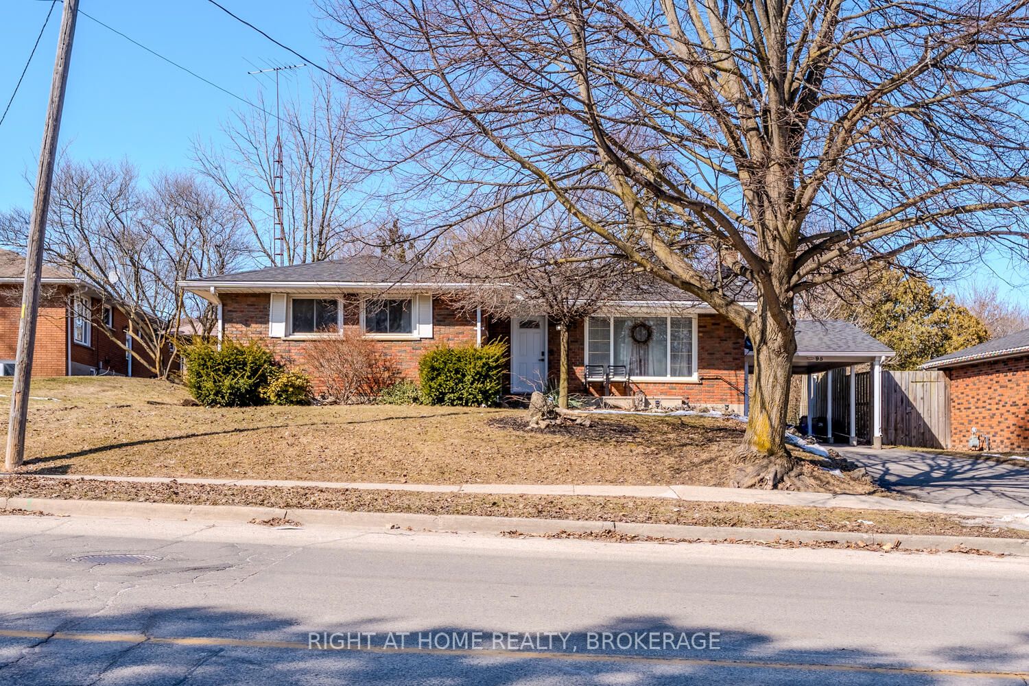 95 Silver St Property Photo