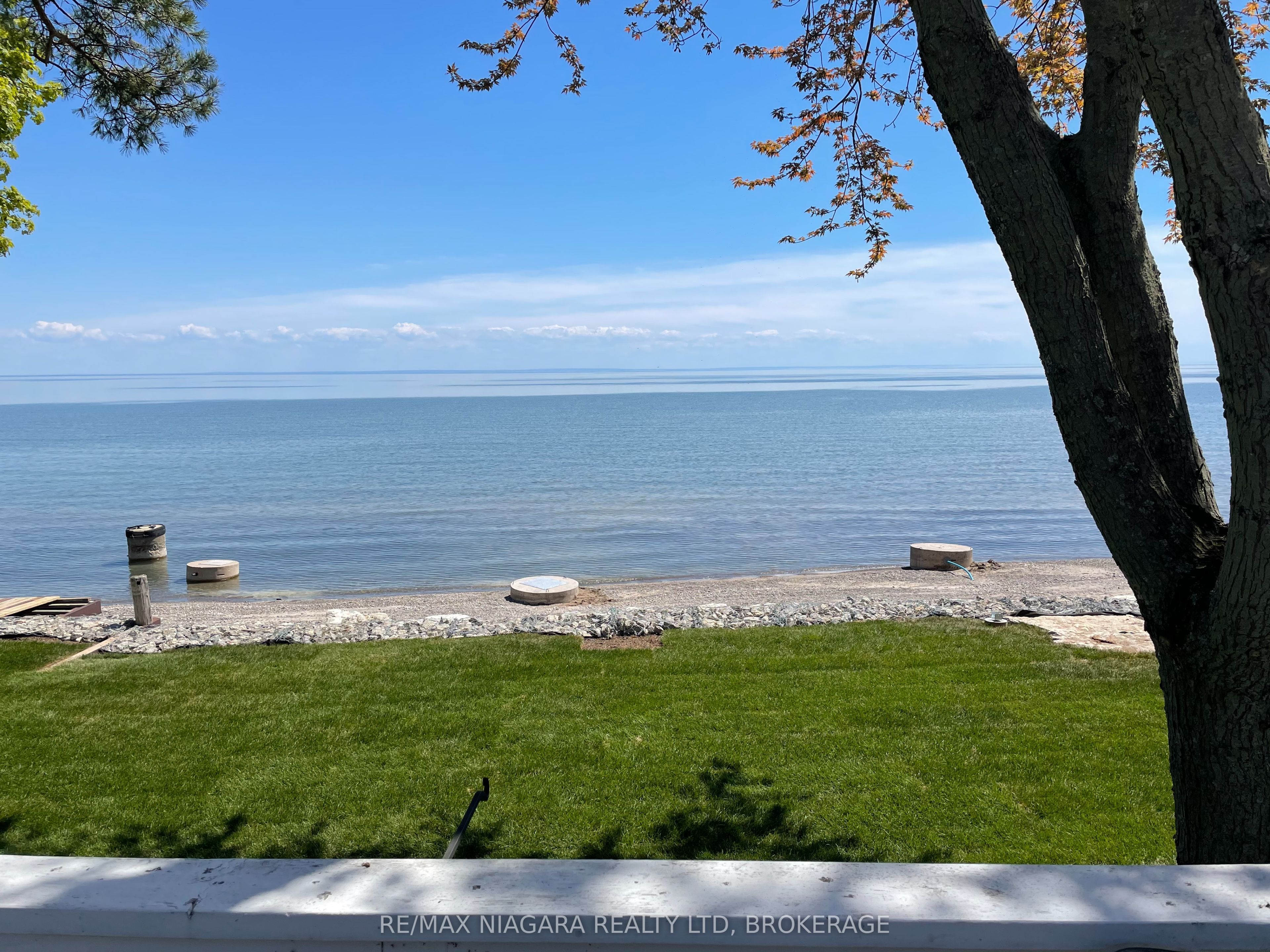 12883 Old Lakeshore Road W Property Photo 9