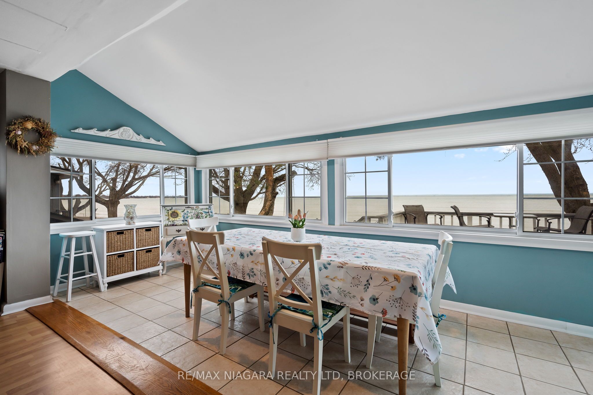 12883 Old Lakeshore Road W Property Photo 19