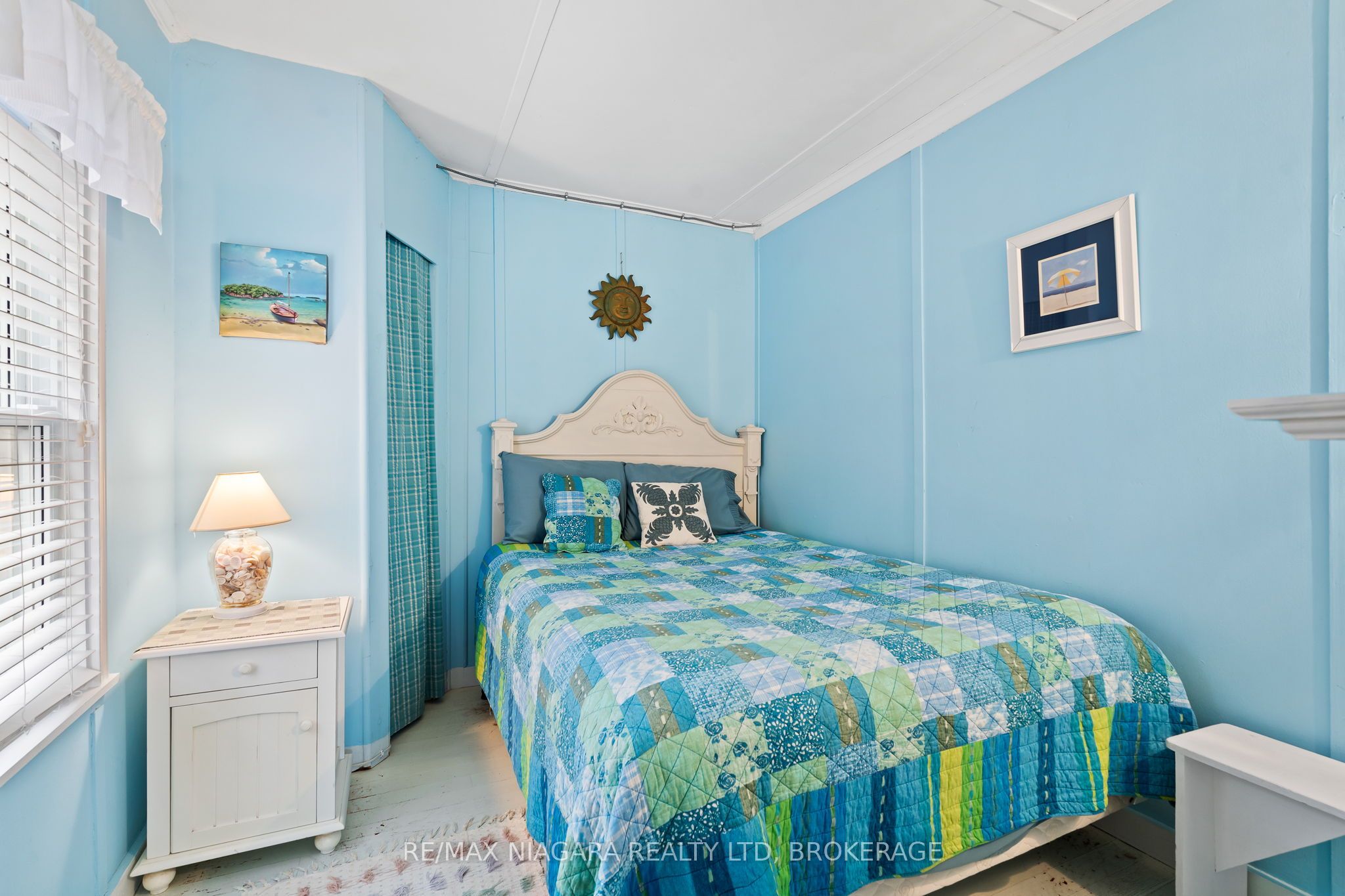 12883 Old Lakeshore Road W Property Photo 22