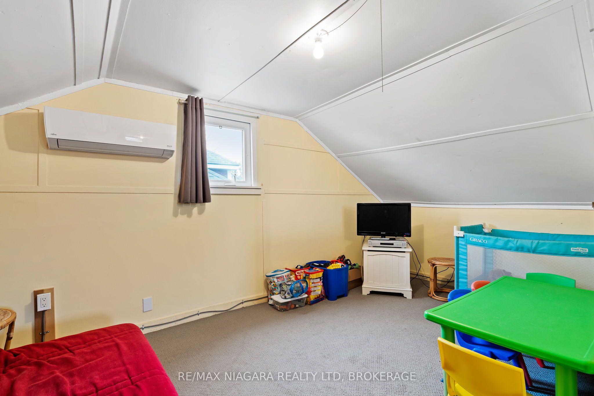 12883 Old Lakeshore Road W Property Photo 27
