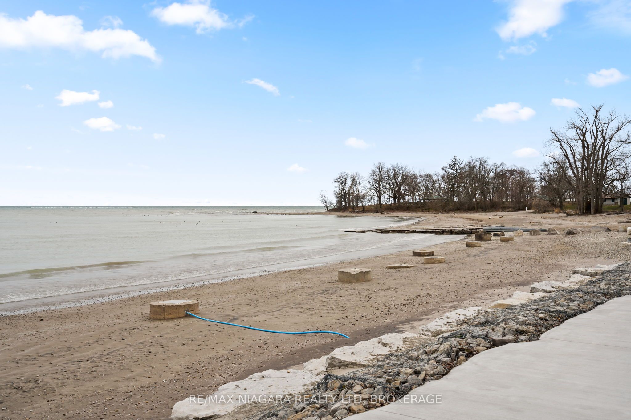 12883 Old Lakeshore Road W Property Photo 36