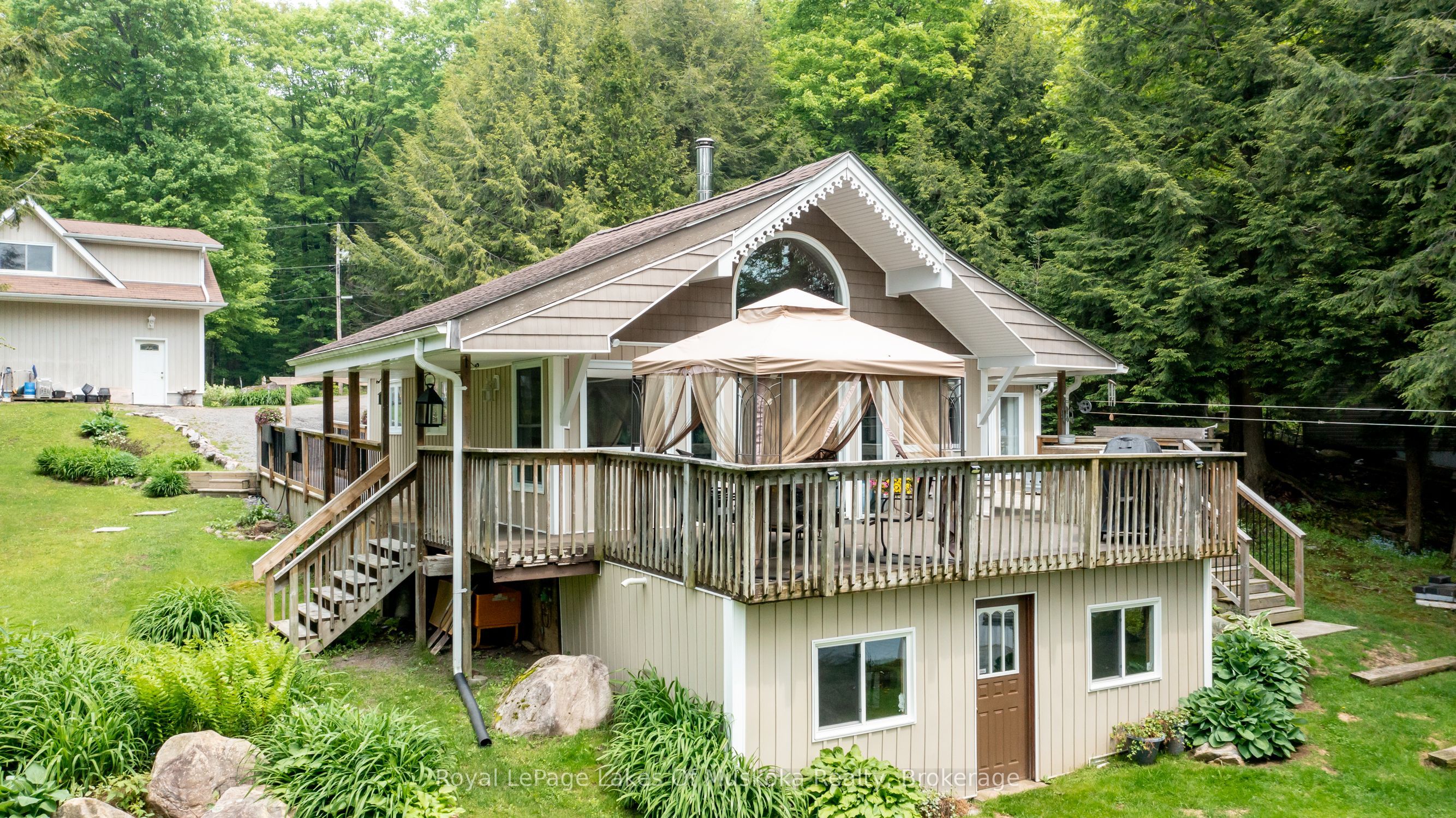 1019 Lakeshore Drive N Property Photo 15