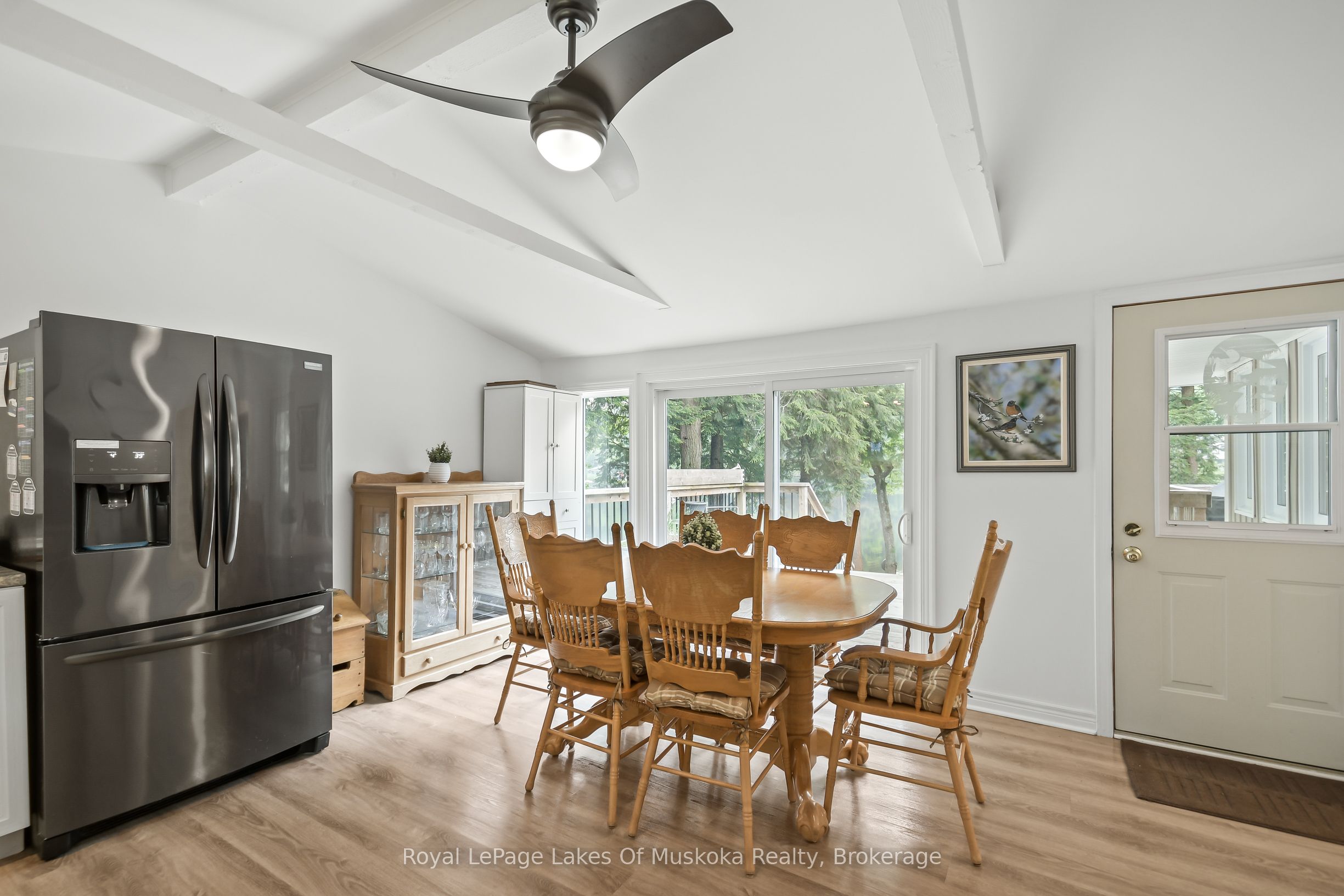 1019 Lakeshore Drive N Property Photo 17
