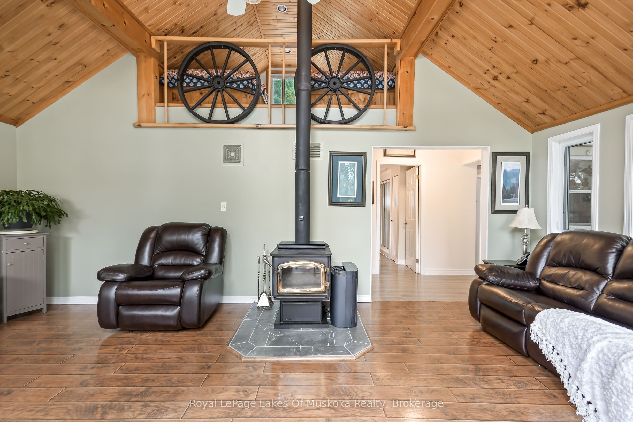 1019 Lakeshore Drive N Property Photo 25