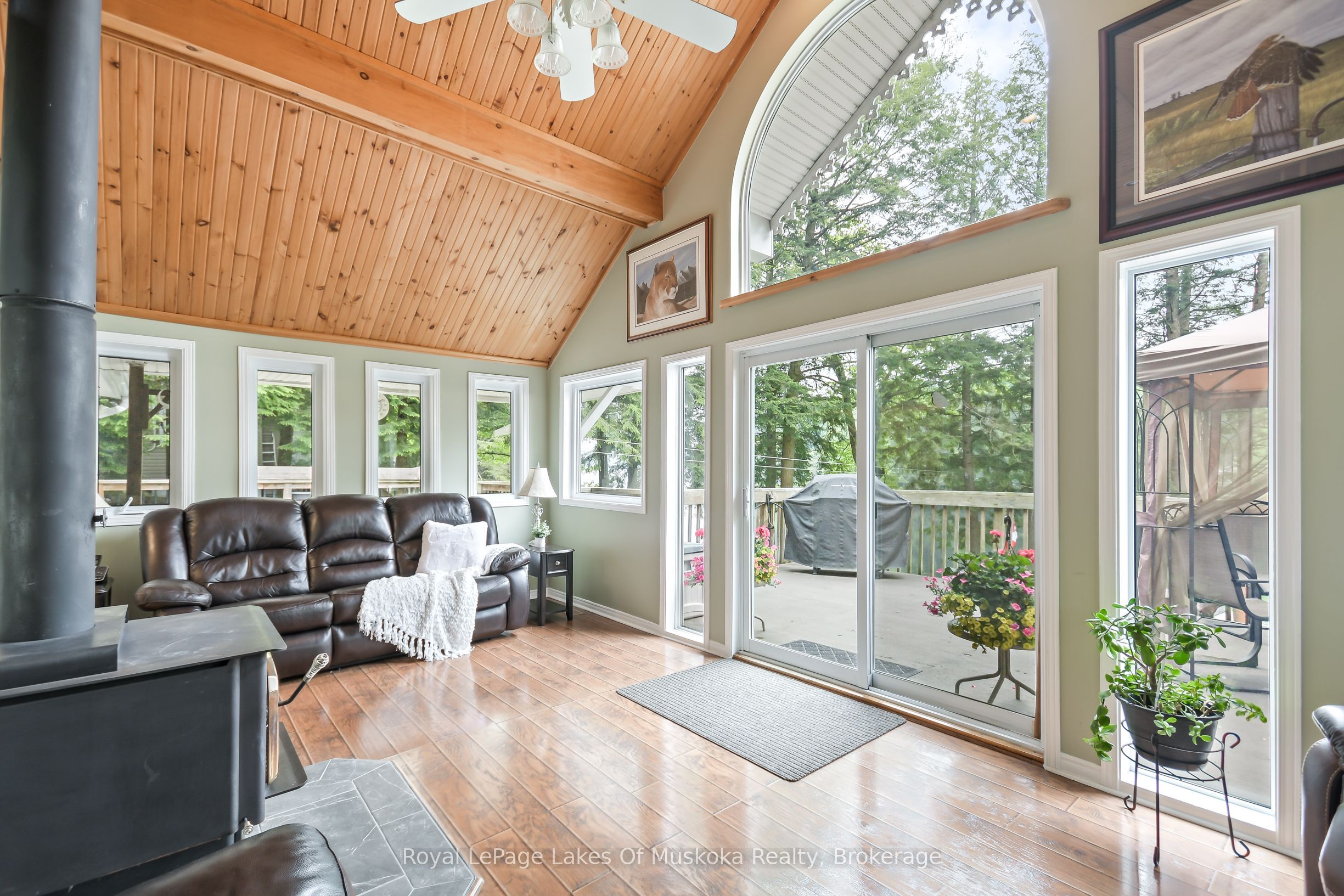 1019 Lakeshore Drive N Property Photo 26