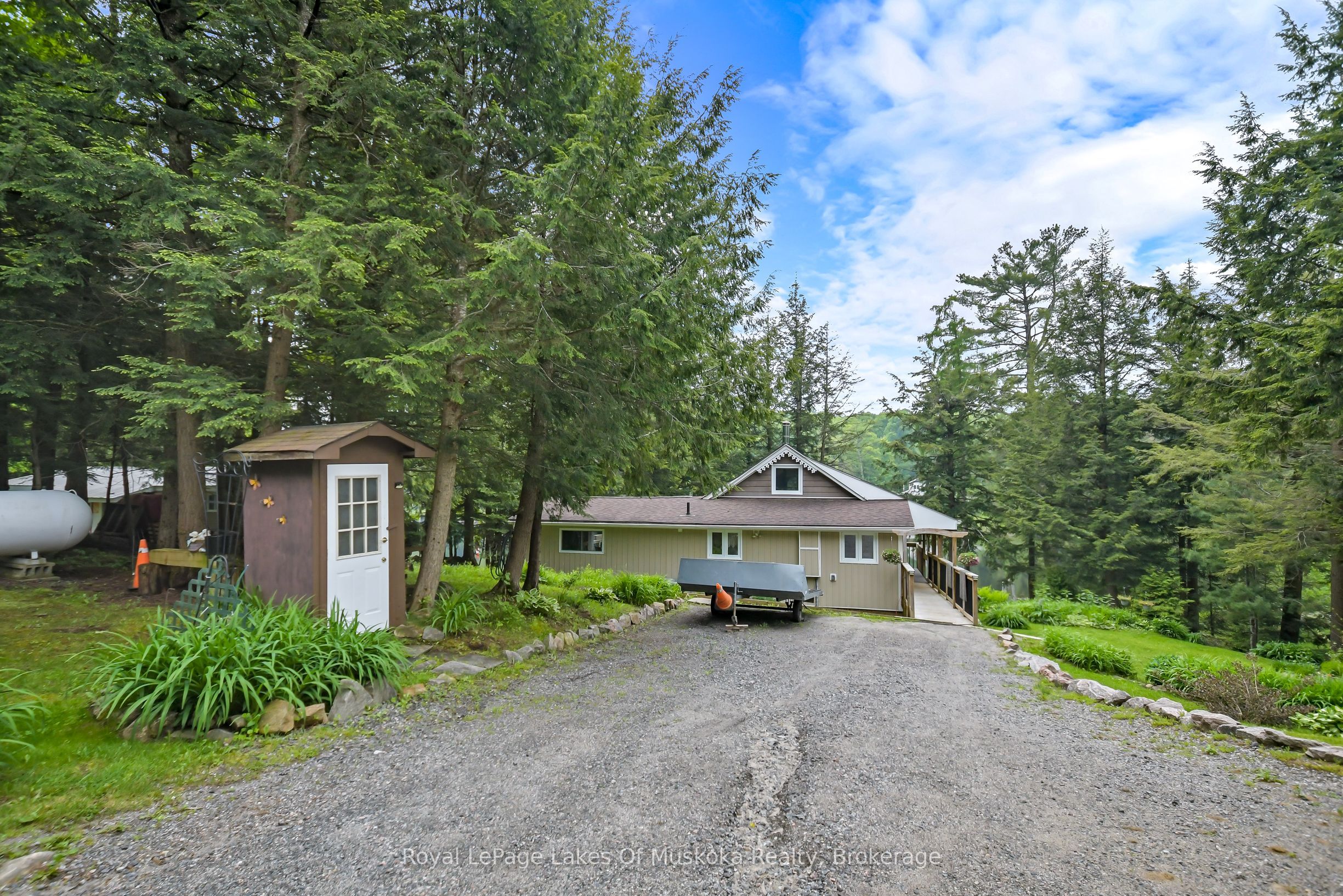 1019 Lakeshore Drive N Property Photo 33