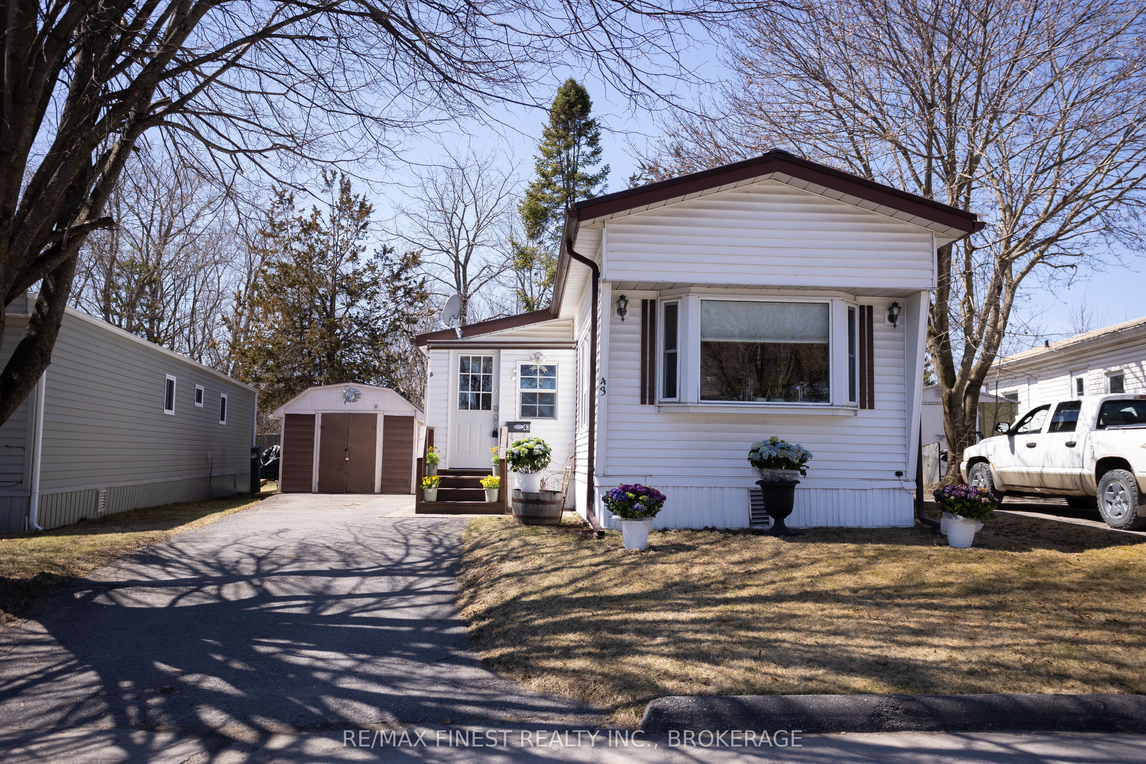 43 Worthington Way Property Photo