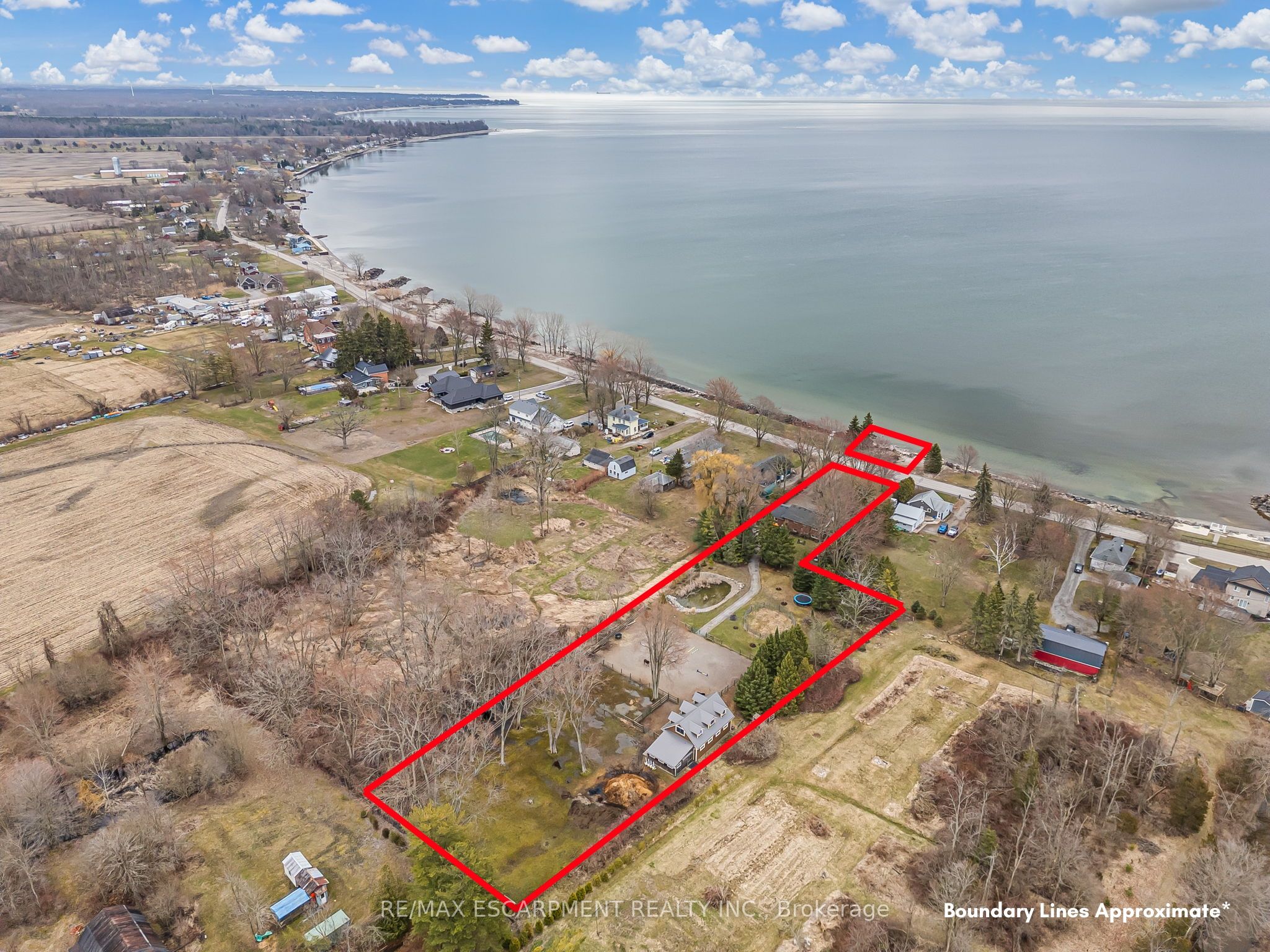 2811 North Shore Drive Property Photo