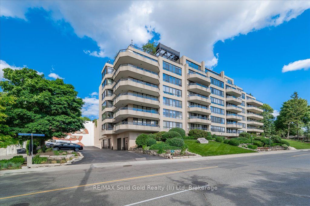 #403 - 2 Lancaster Street Property Photo 1