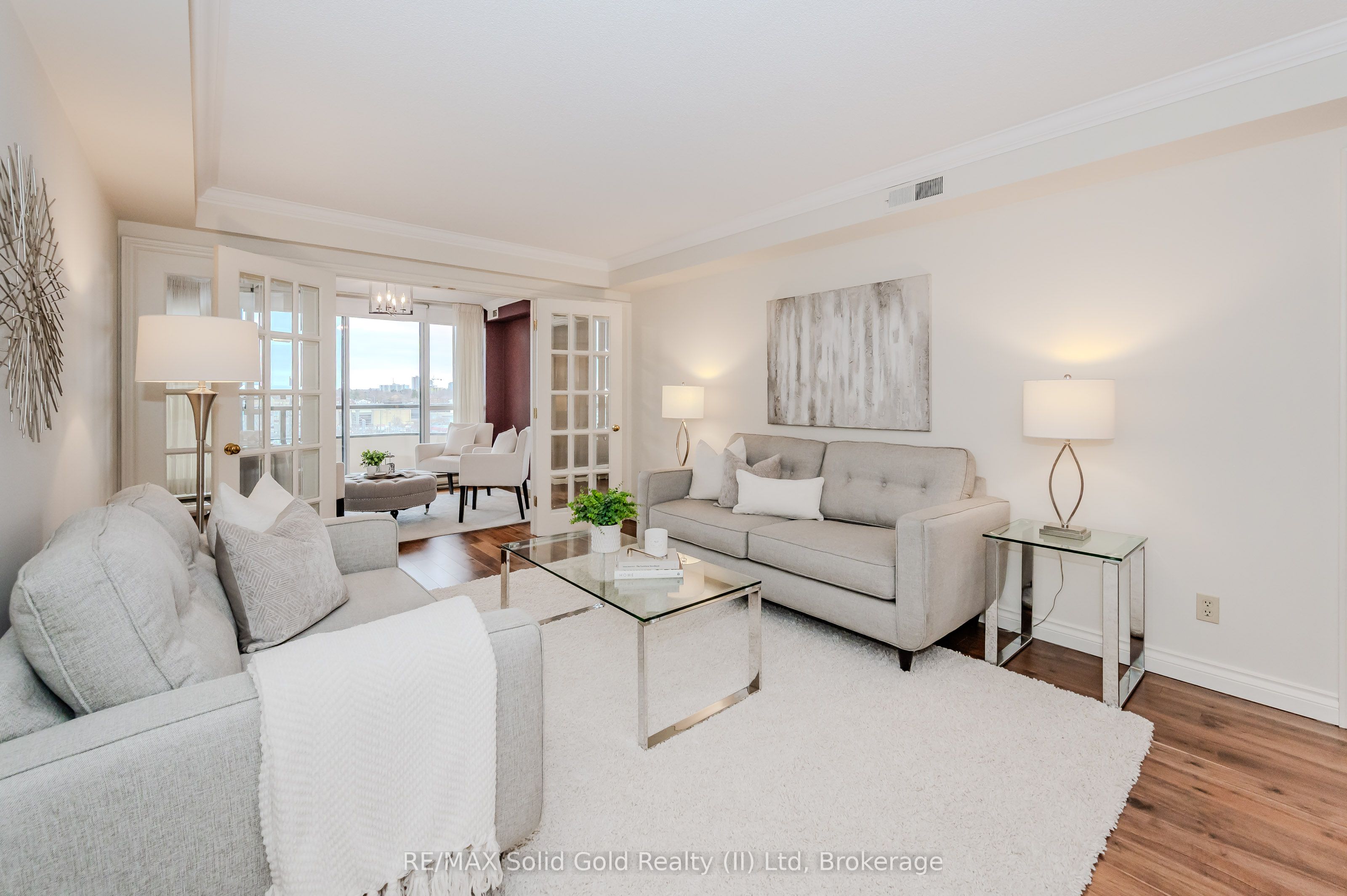 #403 - 2 Lancaster Street Property Photo 7