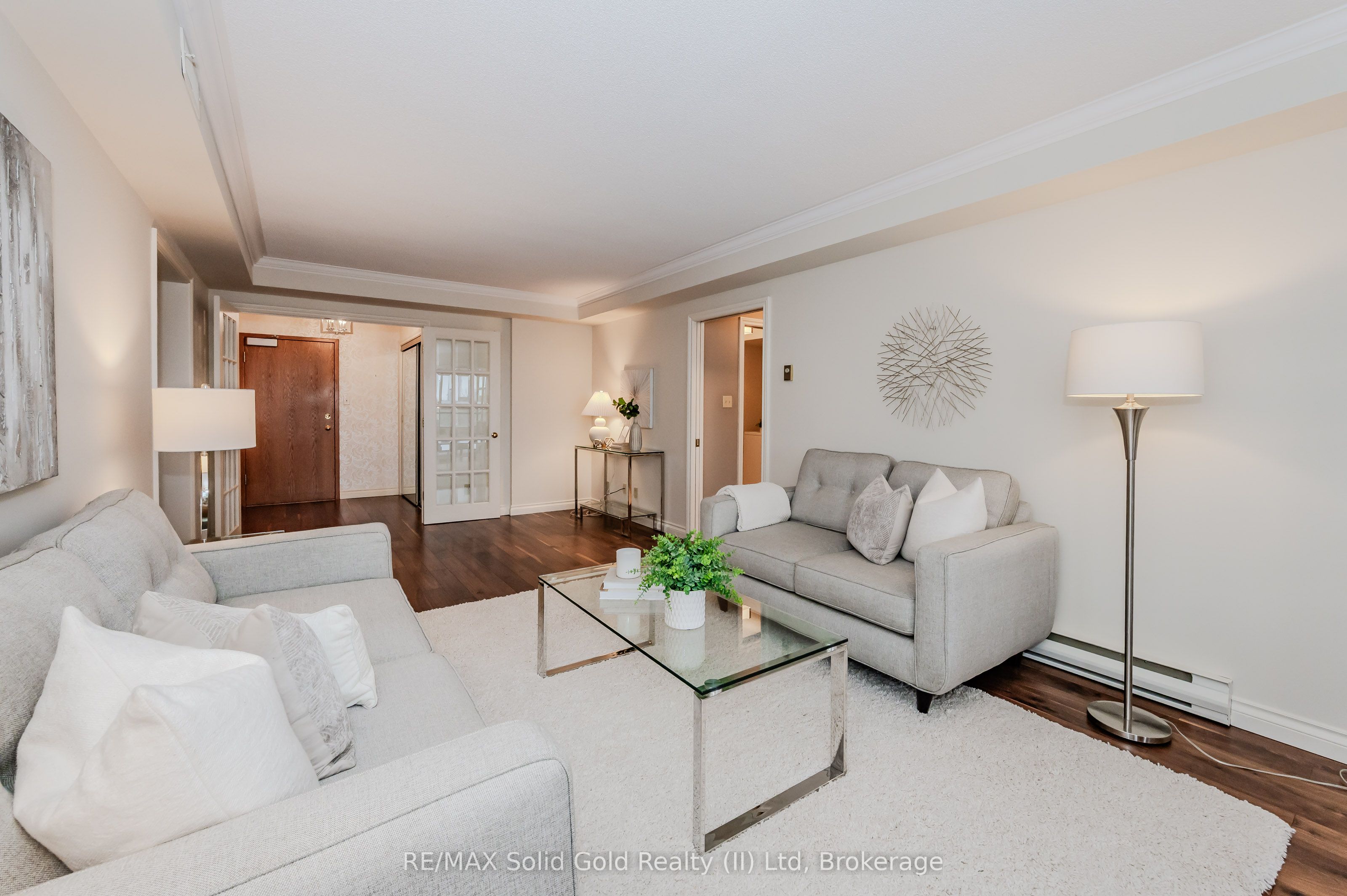 #403 - 2 Lancaster Street Property Photo 8