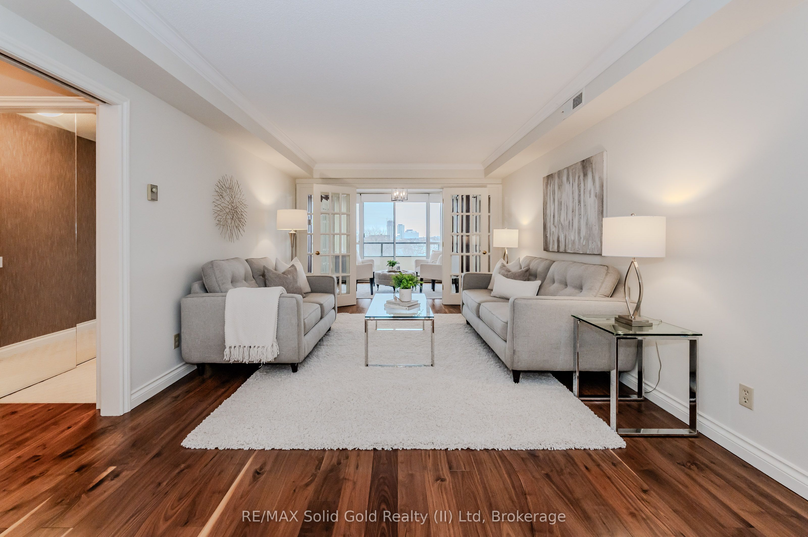 #403 - 2 Lancaster Street Property Photo 9