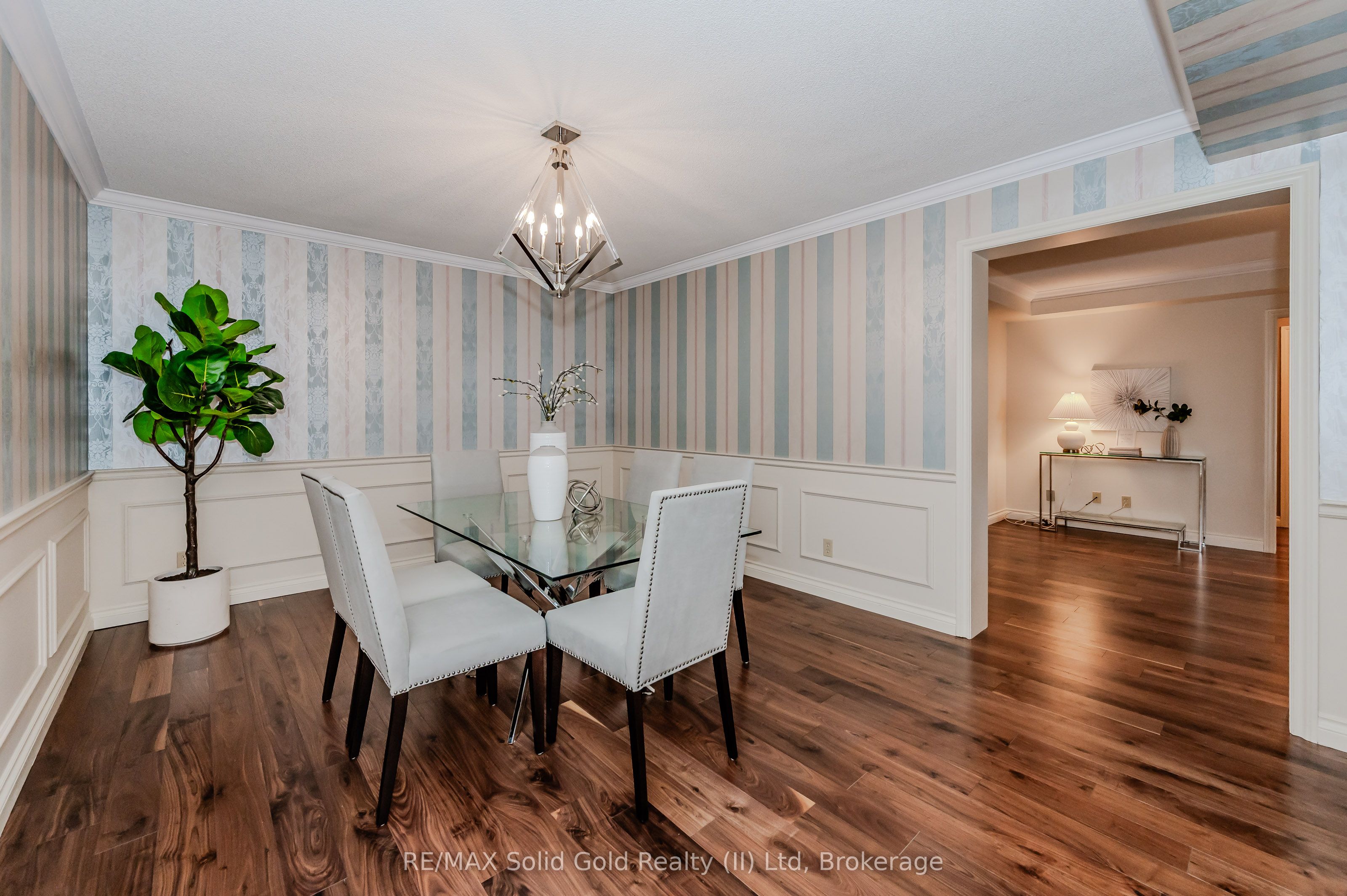 #403 - 2 Lancaster Street Property Photo 15