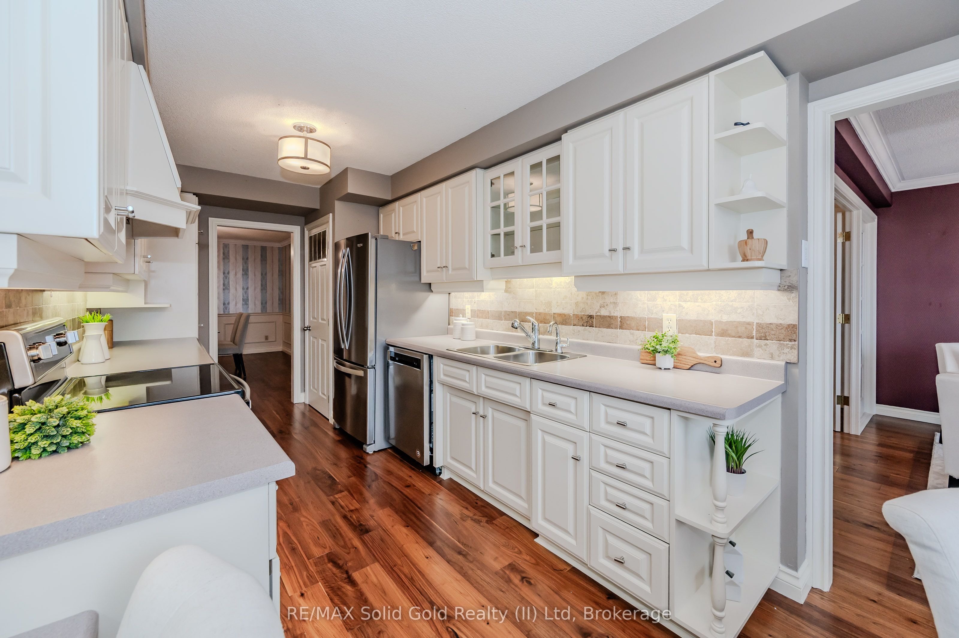 #403 - 2 Lancaster Street Property Photo 17