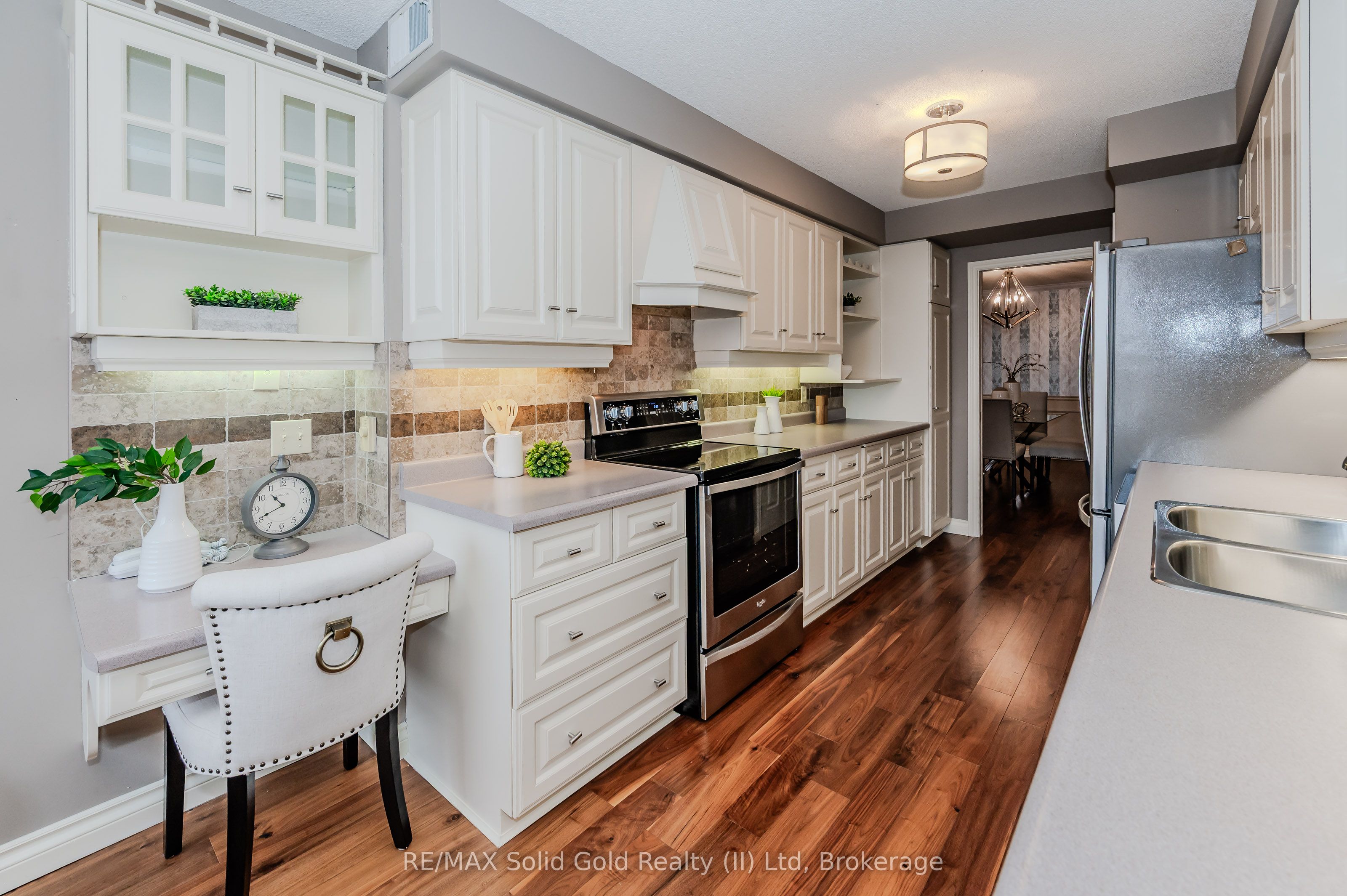 #403 - 2 Lancaster Street Property Photo 18