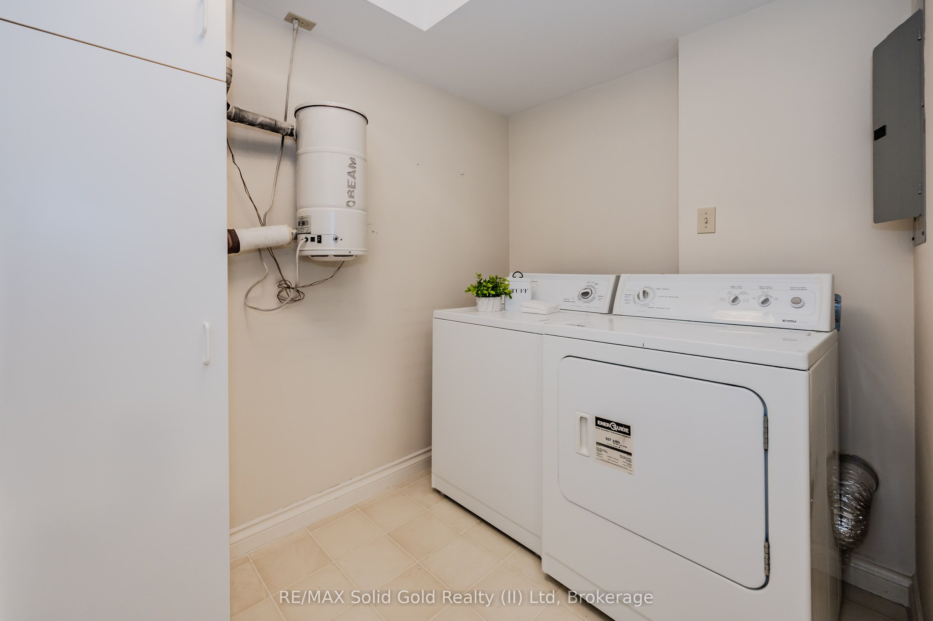#403 - 2 Lancaster Street Property Photo 22