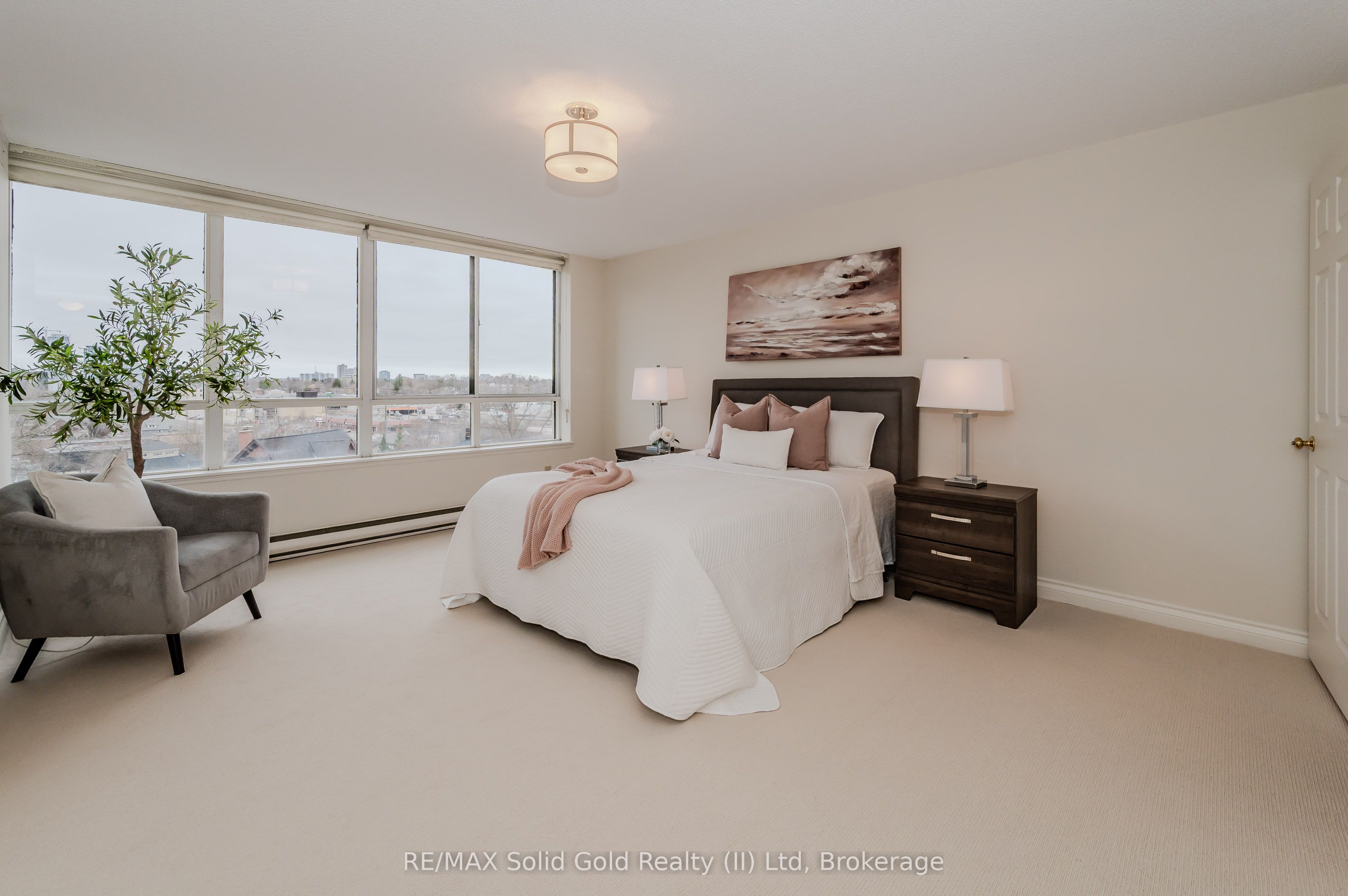 #403 - 2 Lancaster Street Property Photo 23