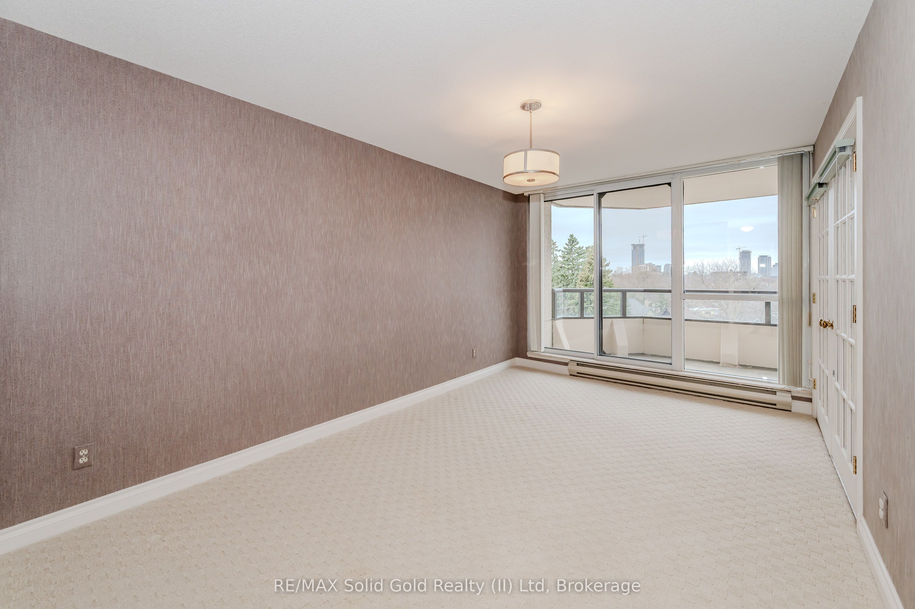 #403 - 2 Lancaster Street Property Photo 28