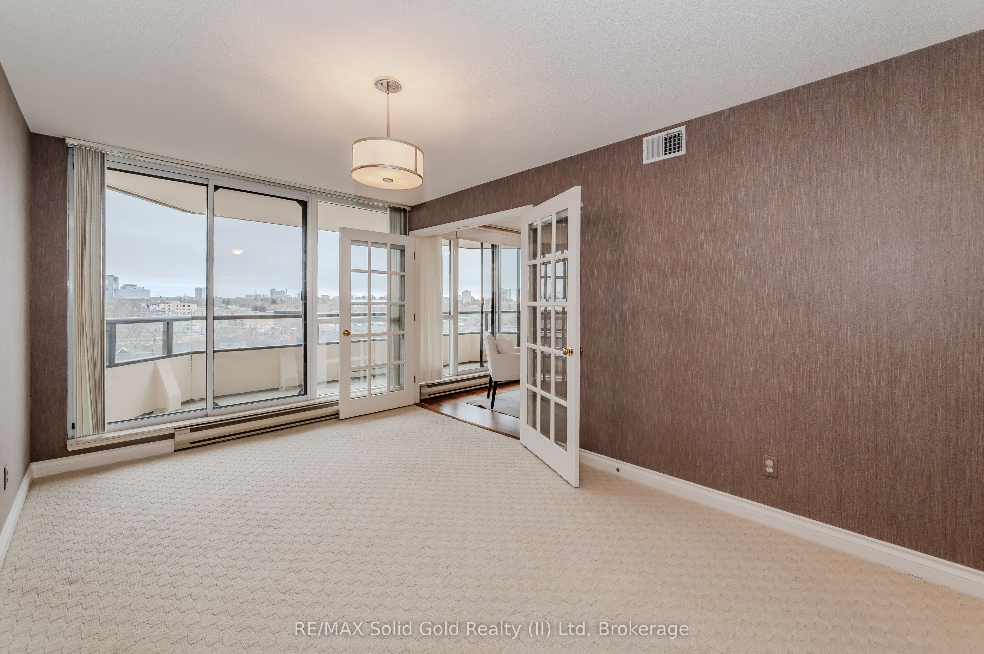 #403 - 2 Lancaster Street Property Photo 30