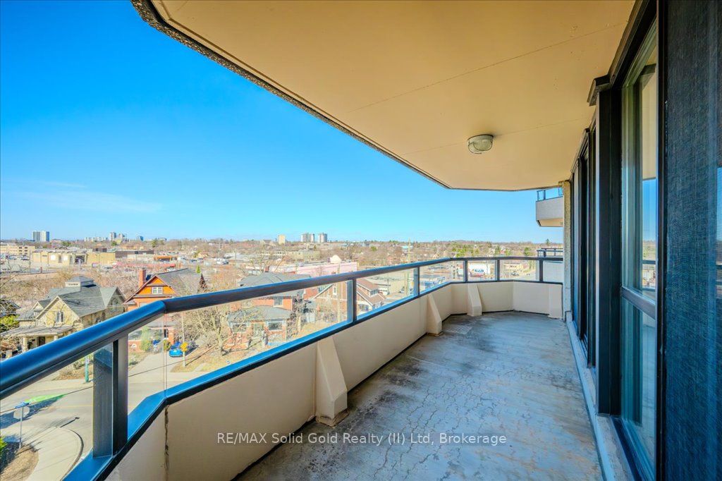 #403 - 2 Lancaster Street Property Photo 31