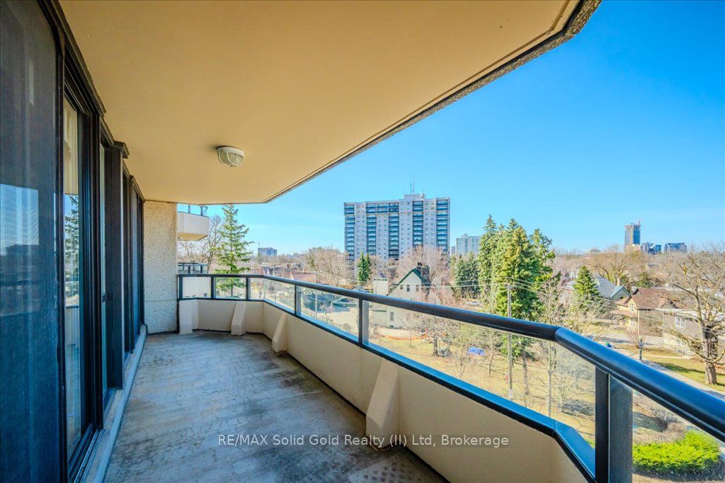 #403 - 2 Lancaster Street Property Photo 32