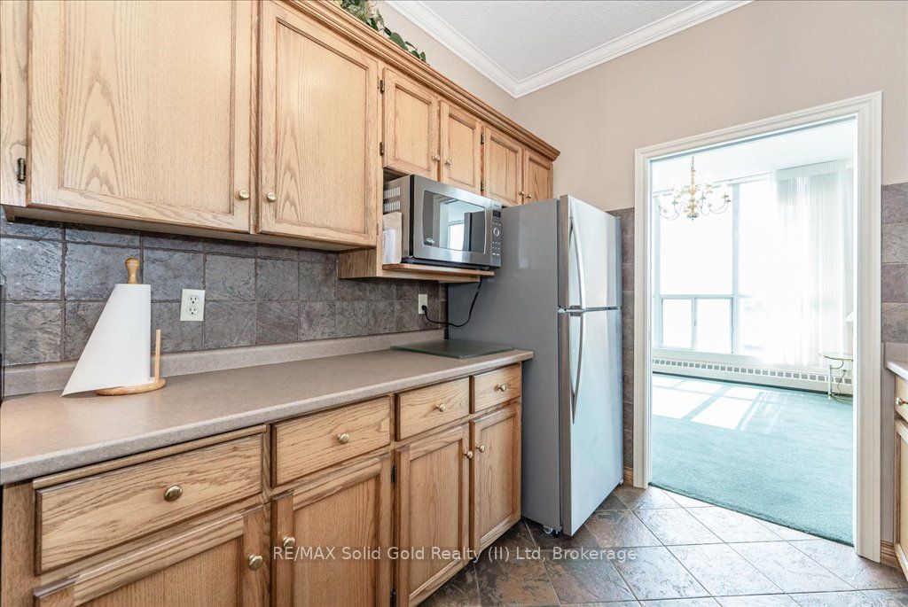 #403 - 2 Lancaster Street Property Photo 38