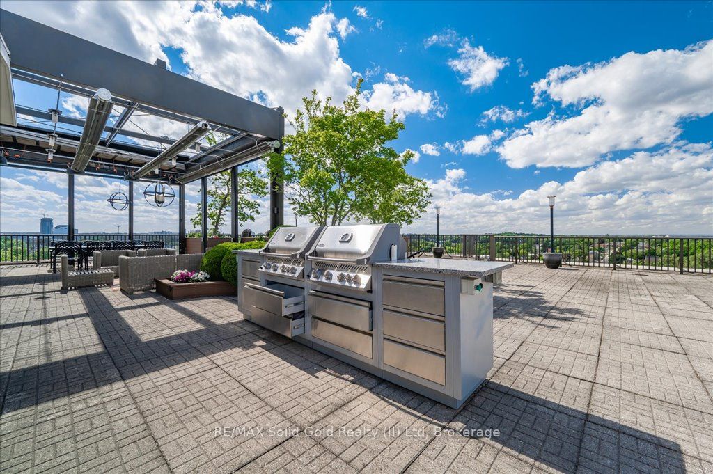 #403 - 2 Lancaster Street Property Photo 44