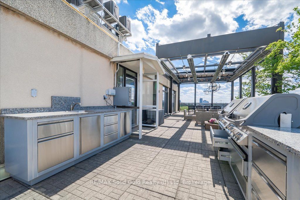 #403 - 2 Lancaster Street Property Photo 45