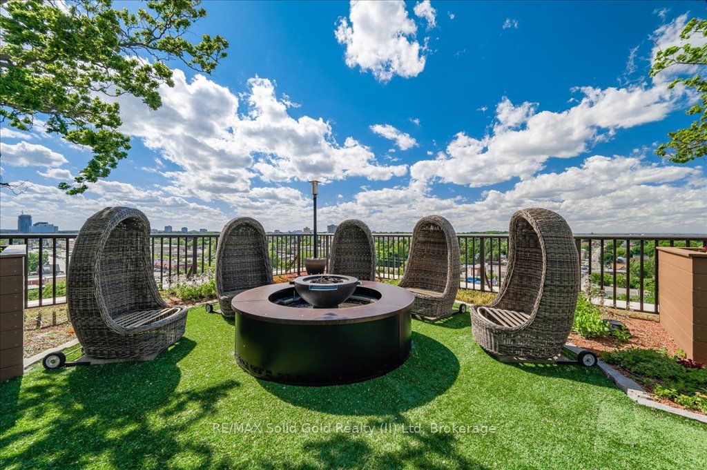 #403 - 2 Lancaster Street Property Photo 48