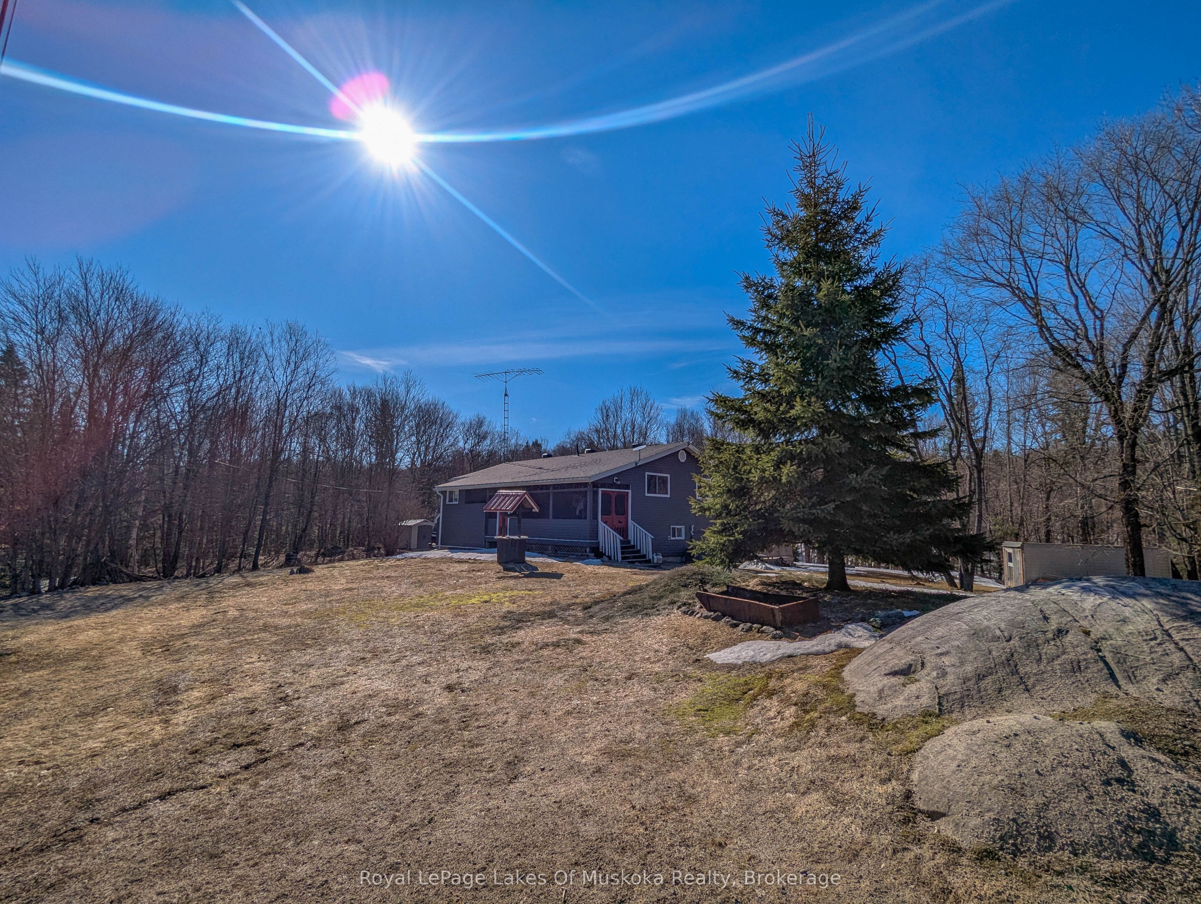 5031 Aspdin Road Property Photo