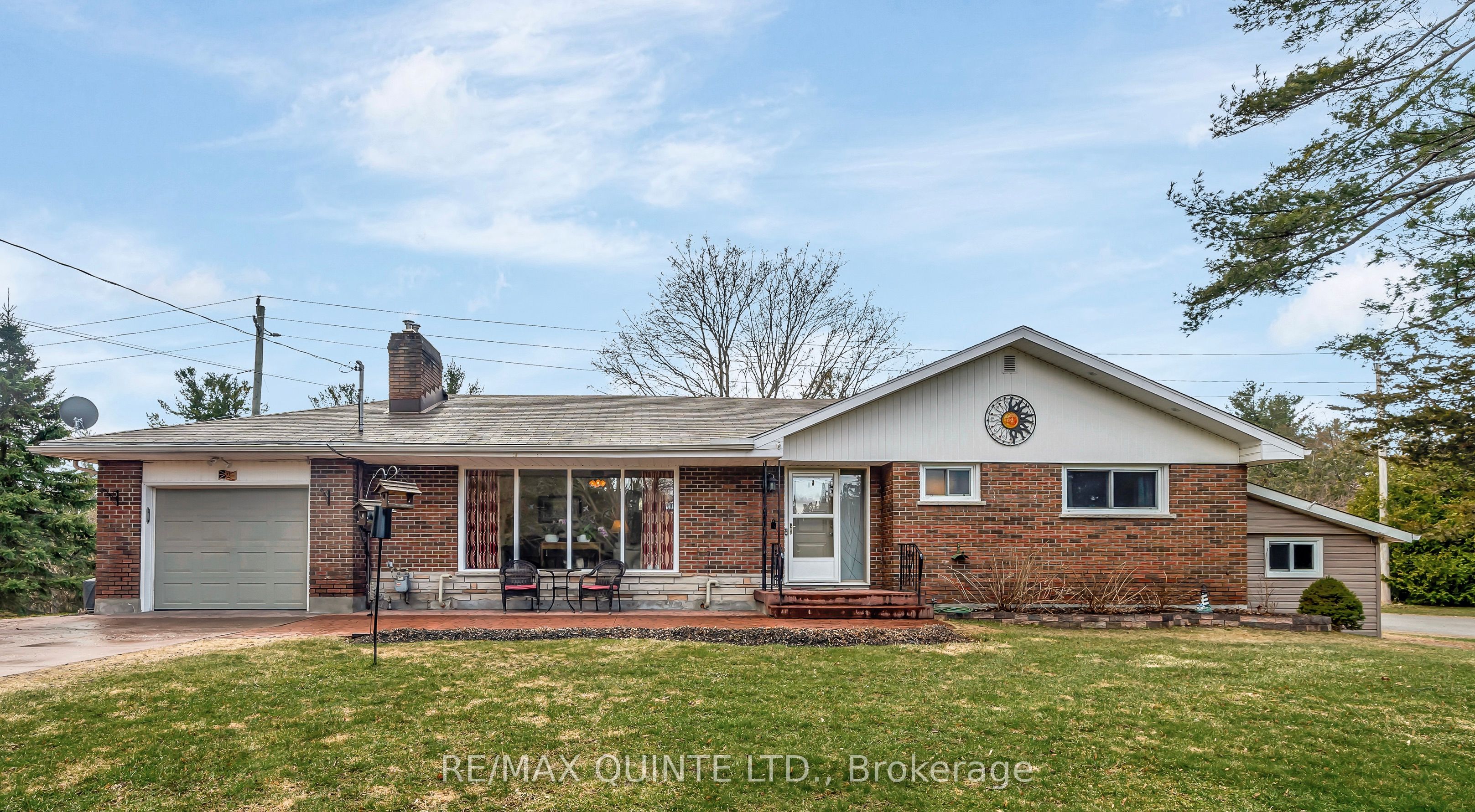 52 Gates Avenue Property Photo