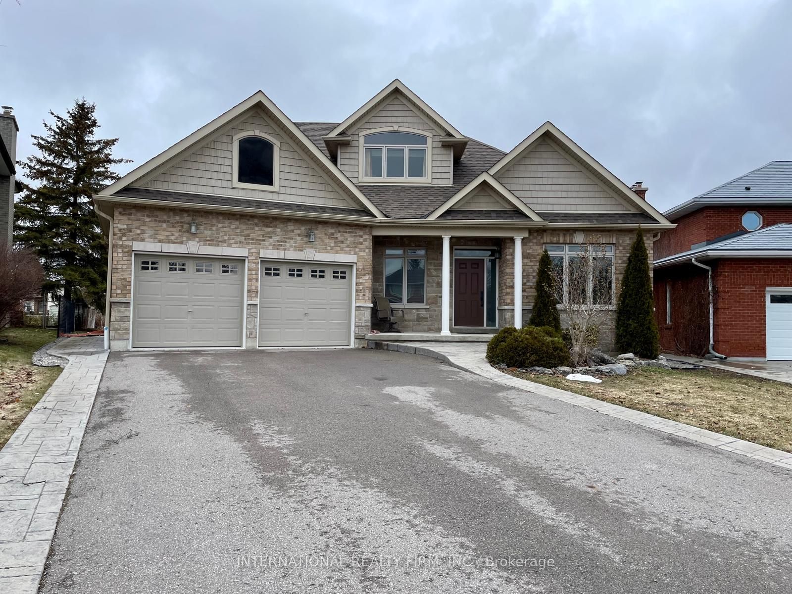12 Dunsford Court Property Photo