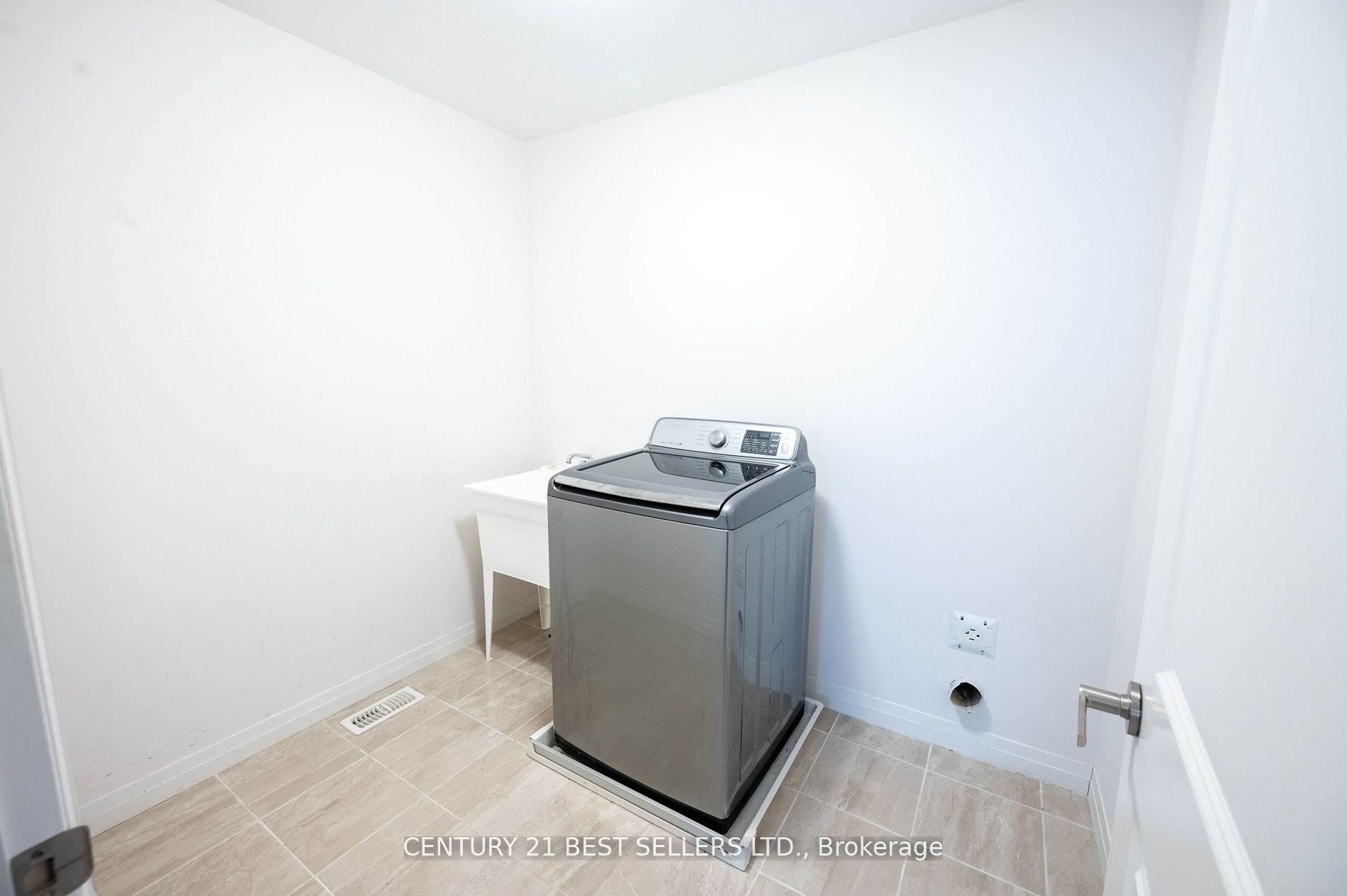 4076 Healing Street Property Photo 32