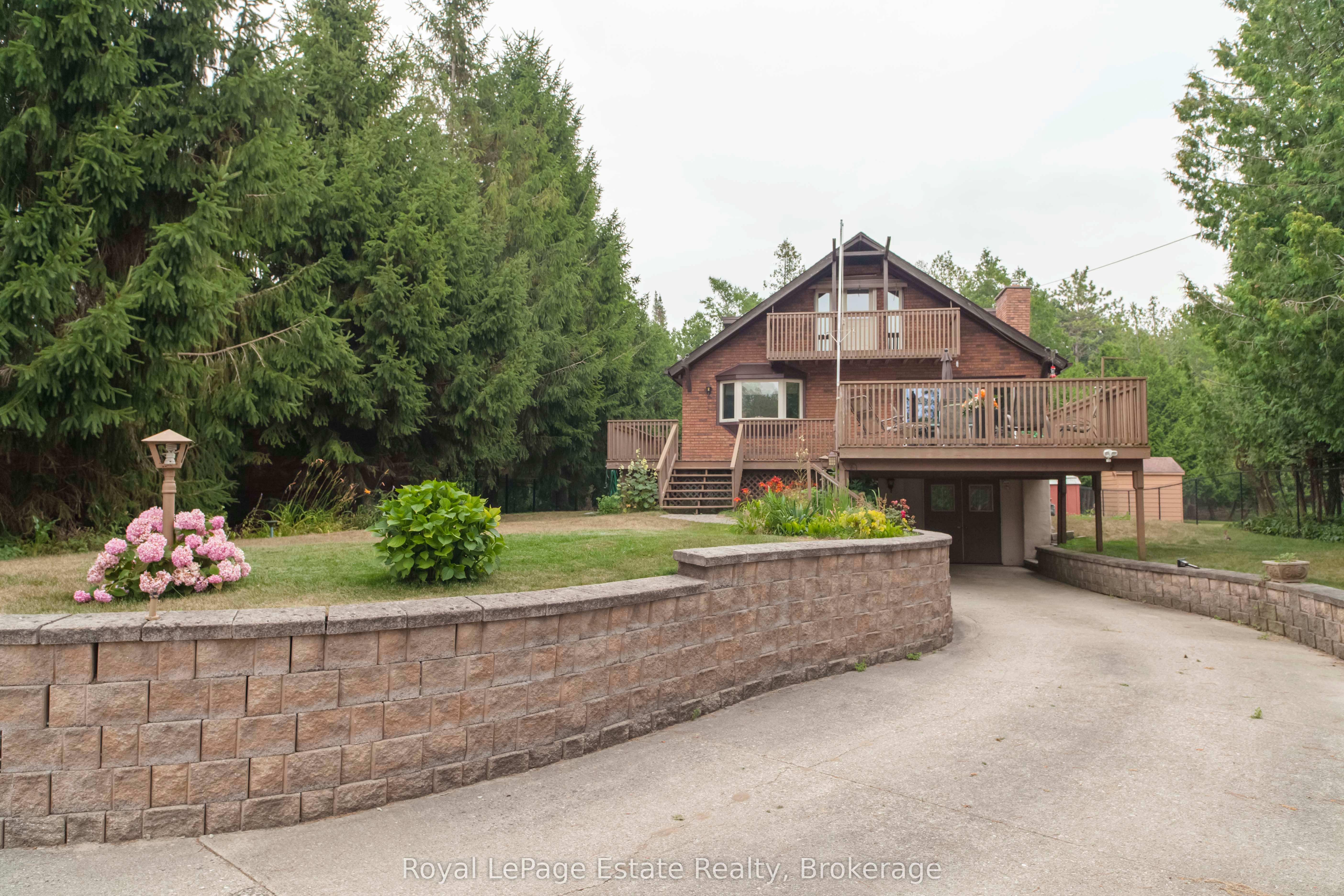 325 Second Avenue N Property Photo 2
